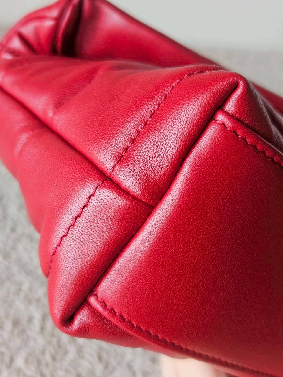 YSL Toy Puffer Mini Bag สีแดง