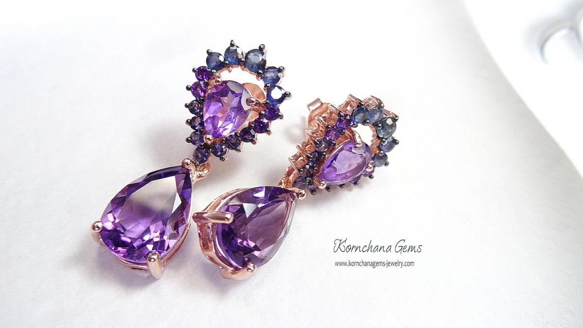 ต่างหูอเมทิสท์ทรงลูกแพรสีม่วงเข้มสวย เม็ดใหญ่ ด้านบนล้อมพลอยสีน้ำเงิน ต่างหูห้อยยาว สวยสง่า เลอค่าสไตล์เจ้าหญิง เหมาะสำหรับงานเลี้ยง งานแต่งงาน