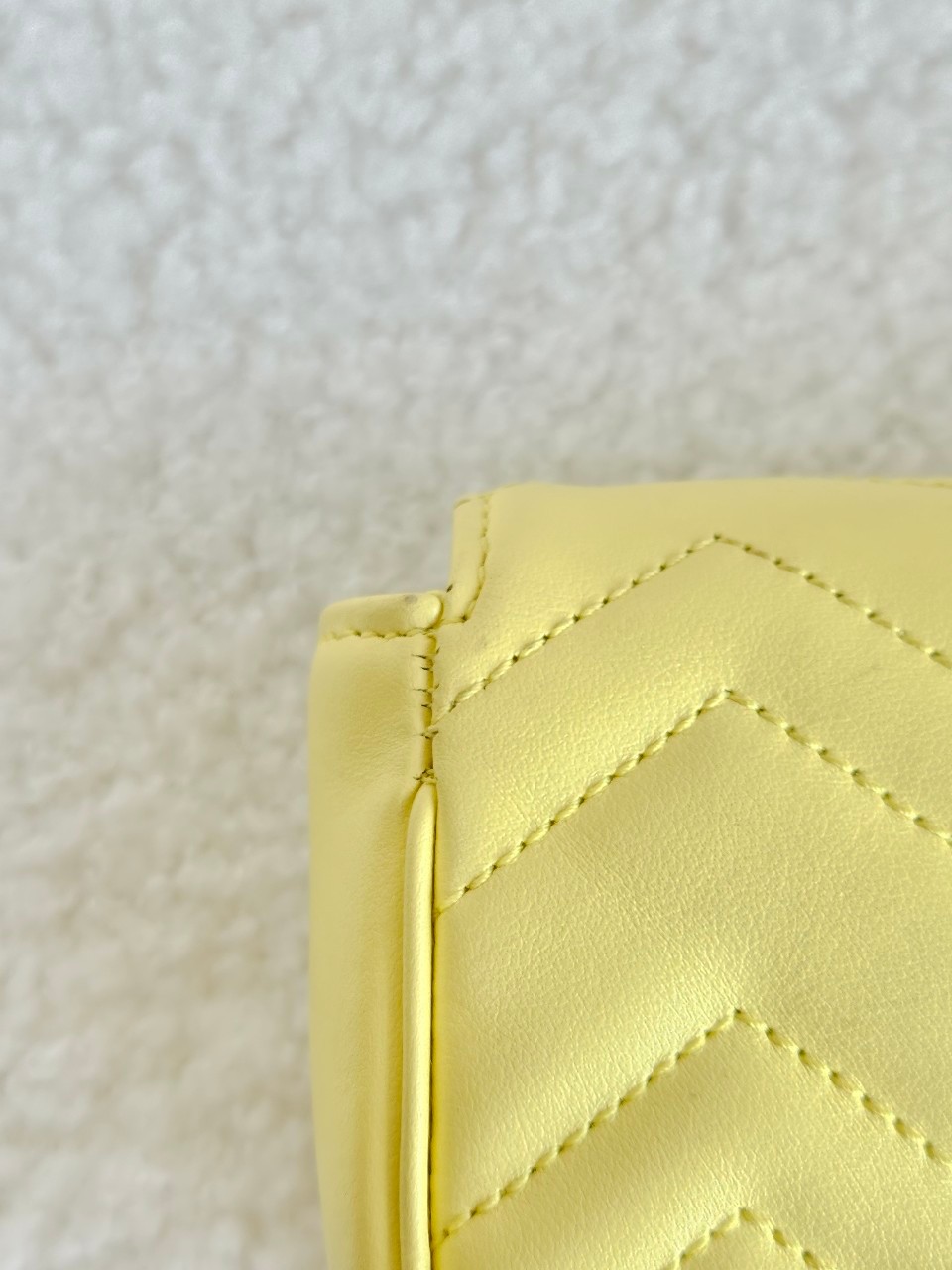 Gucci Marmont Super Mini สีเหลือง