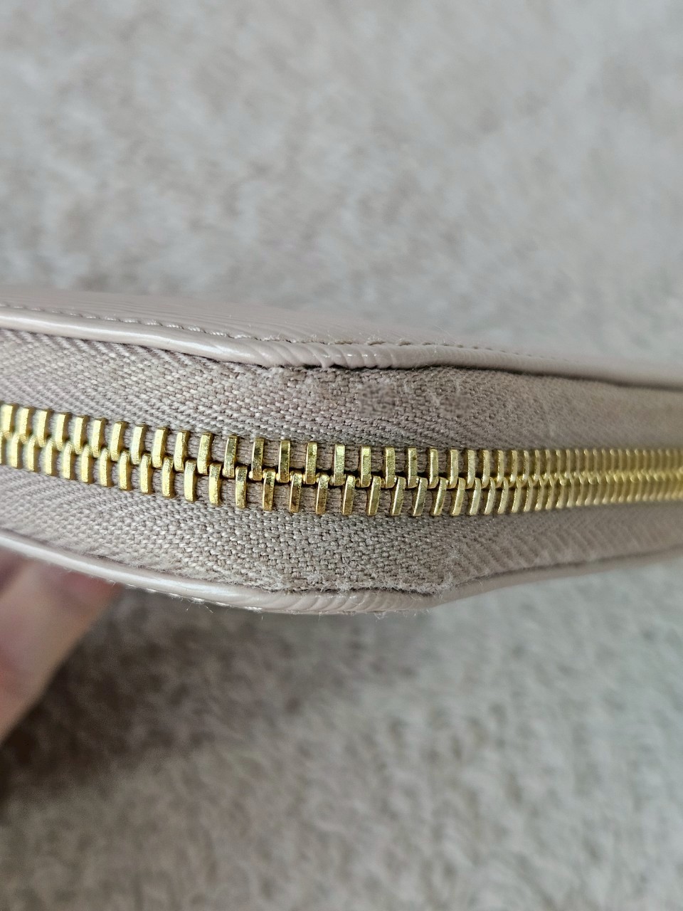 Prada 1ML506 Zippy สีนู๊ด