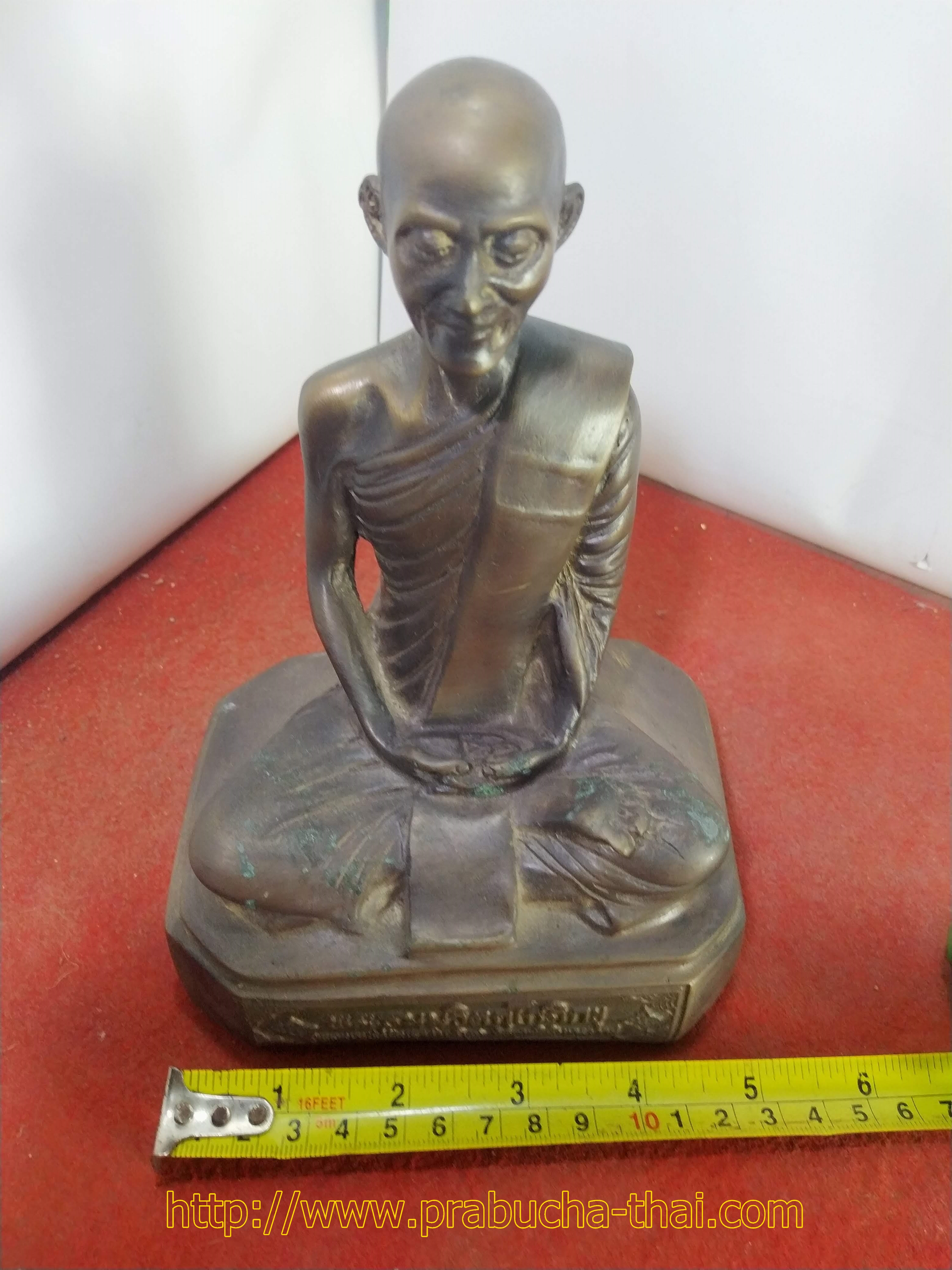 ท่าน เจ้าคุณนรฯ ธมฺมวิตกฺโก ภิกขุ ณ วัดเทพศิรินทราวาส หน้าตัก 5 นิ้ว