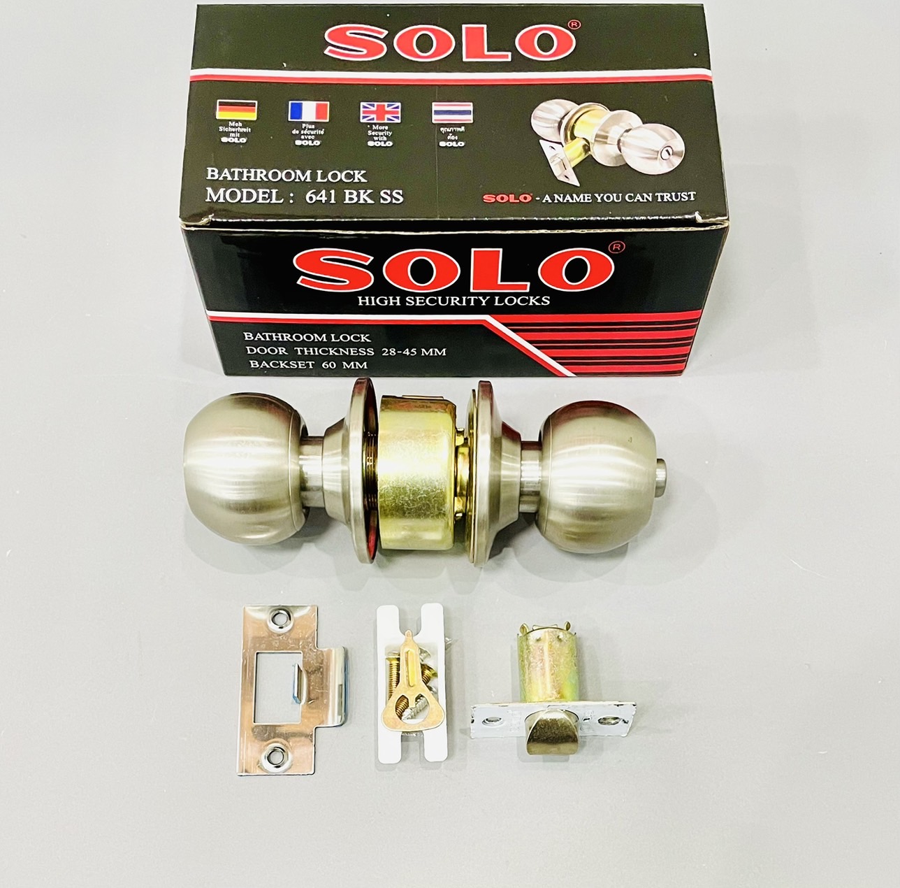 ลูกบิดประตู SOLO #641BK ไม่มีกุญแจ กลมด้าน รุ่นกล่อง