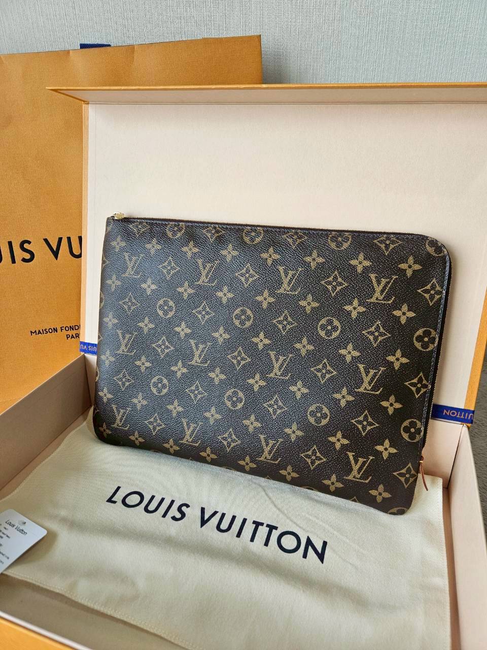 LV m44499 Etui Voyage MM Pouch microchip