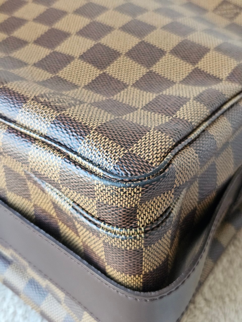 LV Naviglio Damier dc04