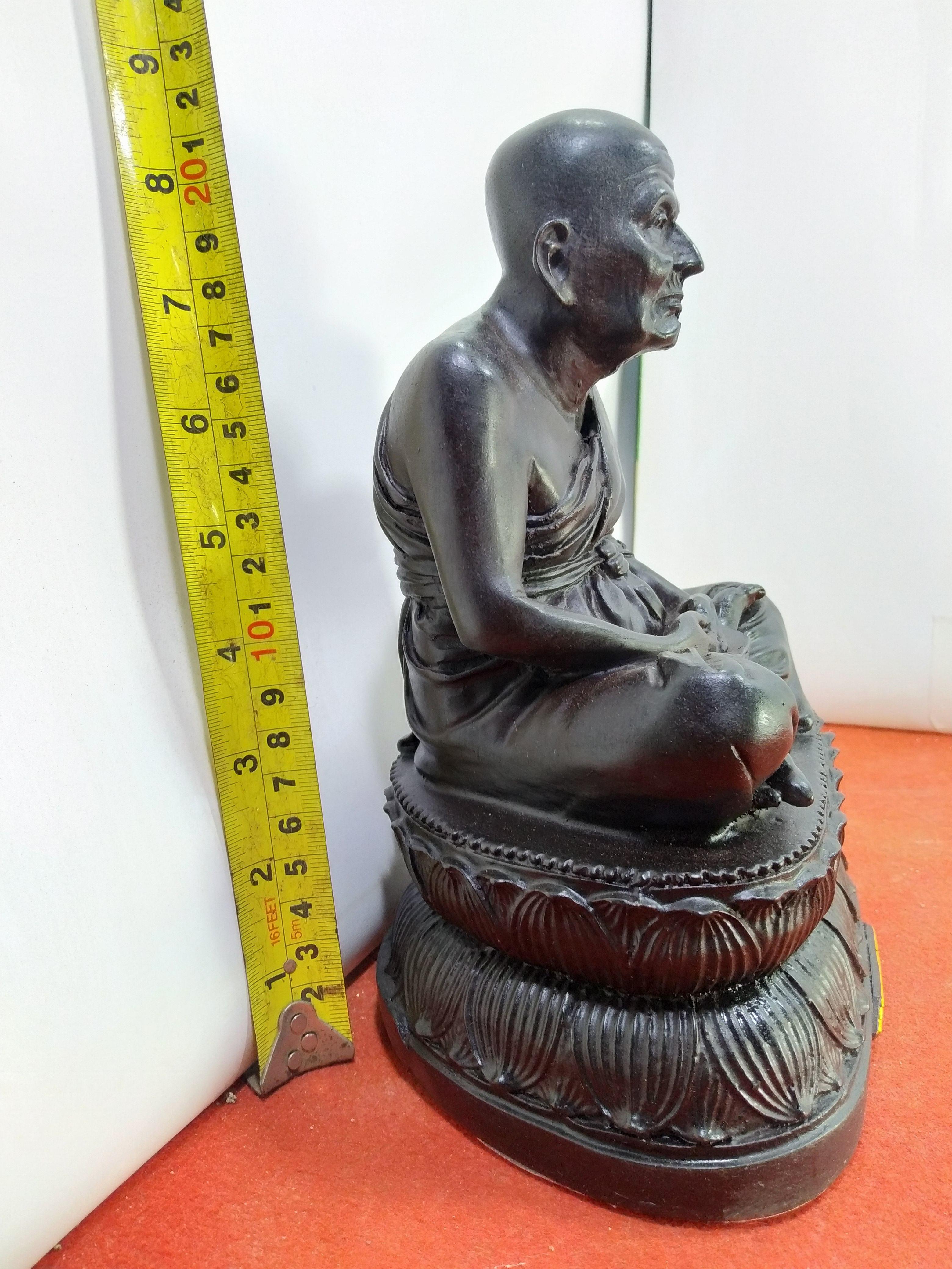 หลวงปู่ทวด วัดช้างให หน้าตัก 5 นิ้ว เนื้อผสมแร่เหล็กน้ำพี้
