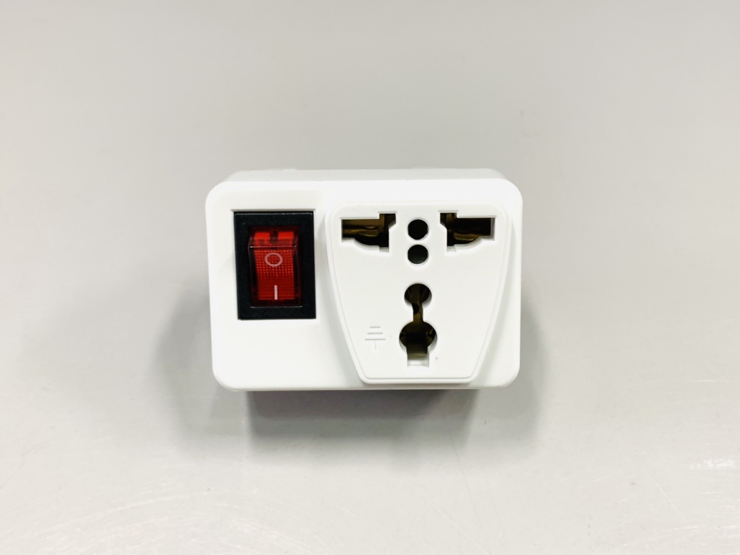 ปลั๊กแปลง มีสวิทซ์