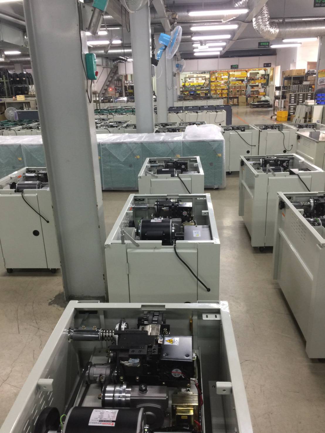 CHALI เครื่องแพ็คกล่องเครื่องแพ็คสายรัดกึ่งอัตโนมัติ JN-740