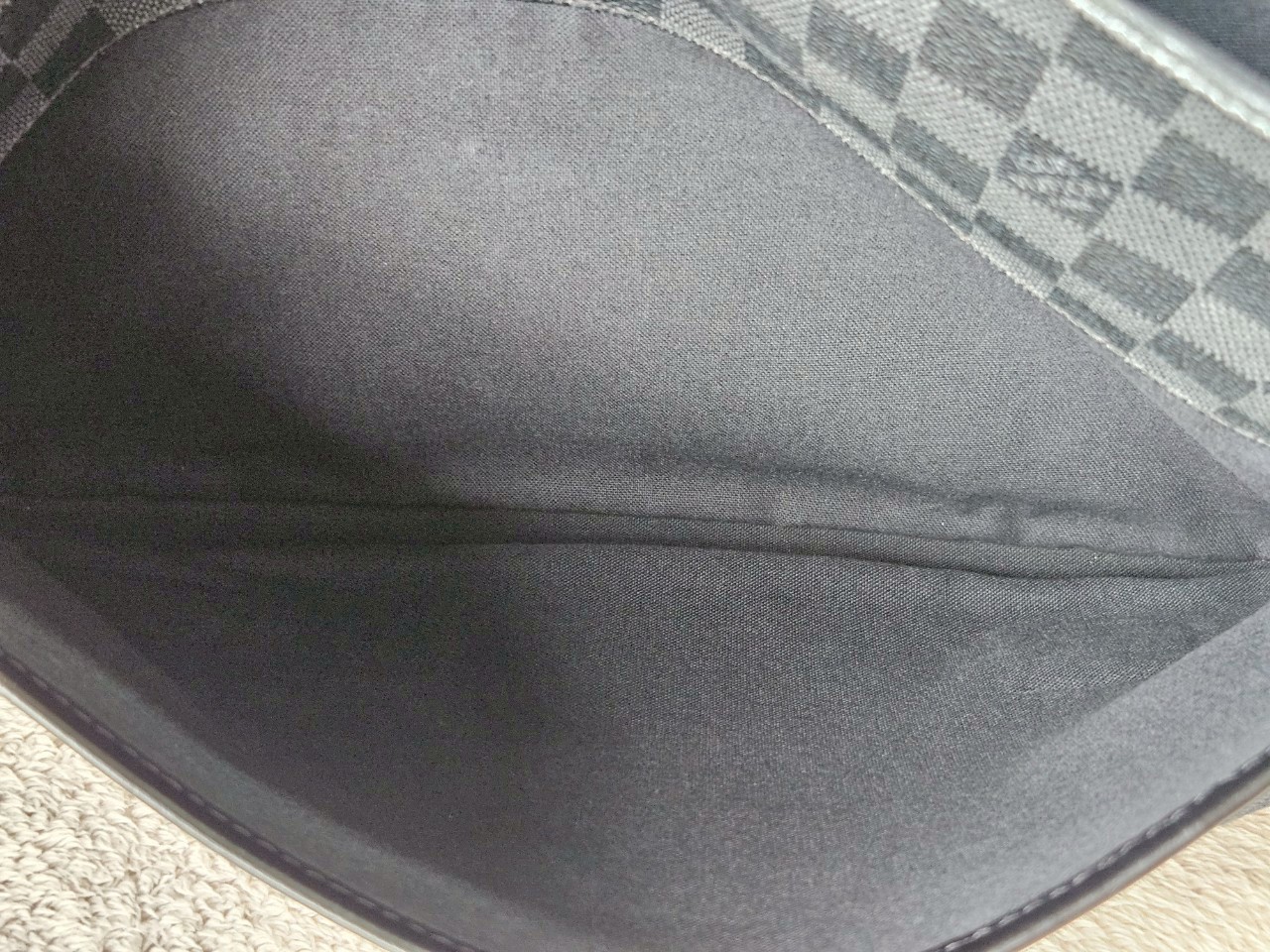 LV District GM Damier Graphite