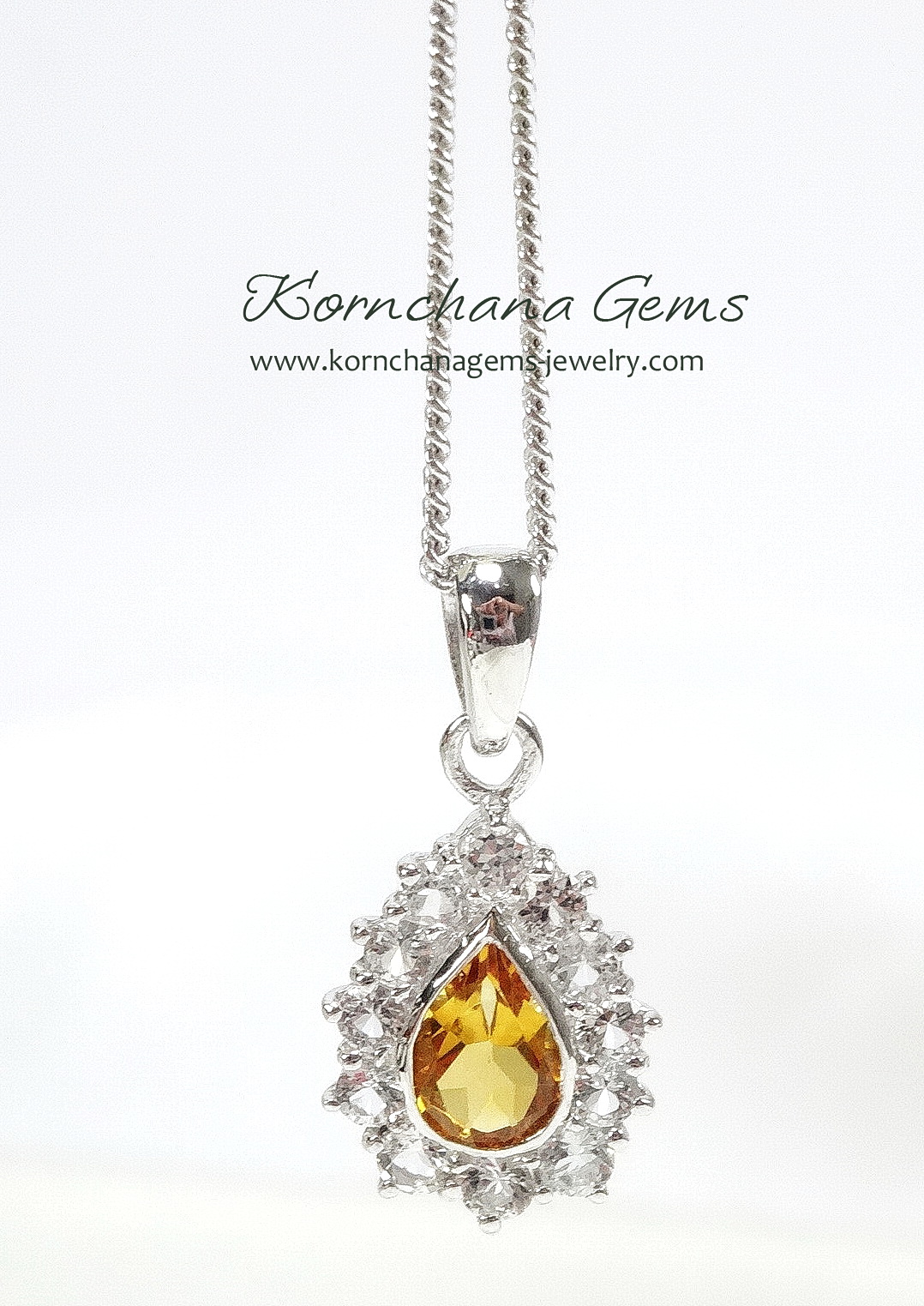 จี้พลอยซิทรินแท้ พลอยสีเหลืองทรงหยดน้ำ ล้อมด้วยพลอยขาวไวท์โทพาส ขนาดจี้ 2 ซม. ชิ้นงานประณีต ตัวเรือนเงินแท้ จัดส่งรวดเร็ว