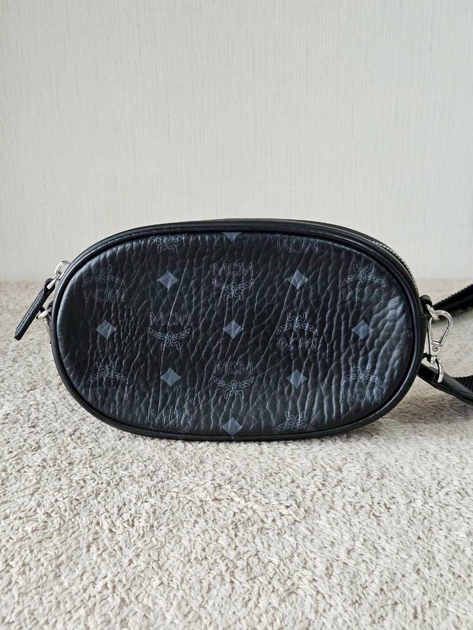 MCM Essential Pouch Orginal Black White