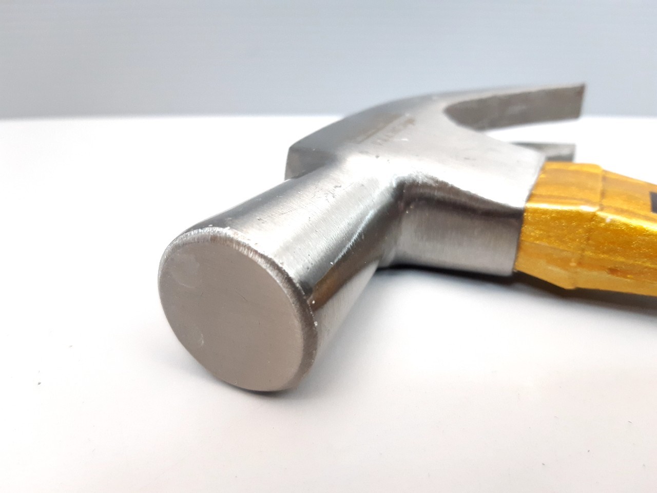 ค้อนหงอนด้ามไฟเบอร์ 29mm EagleOne