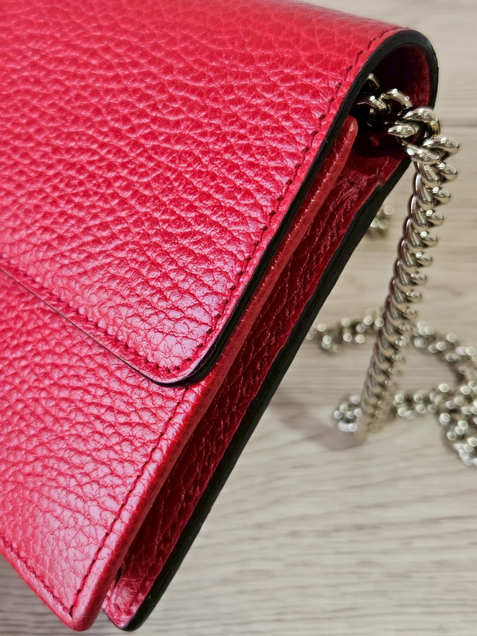 Gucci Interlock WOC สีแดง