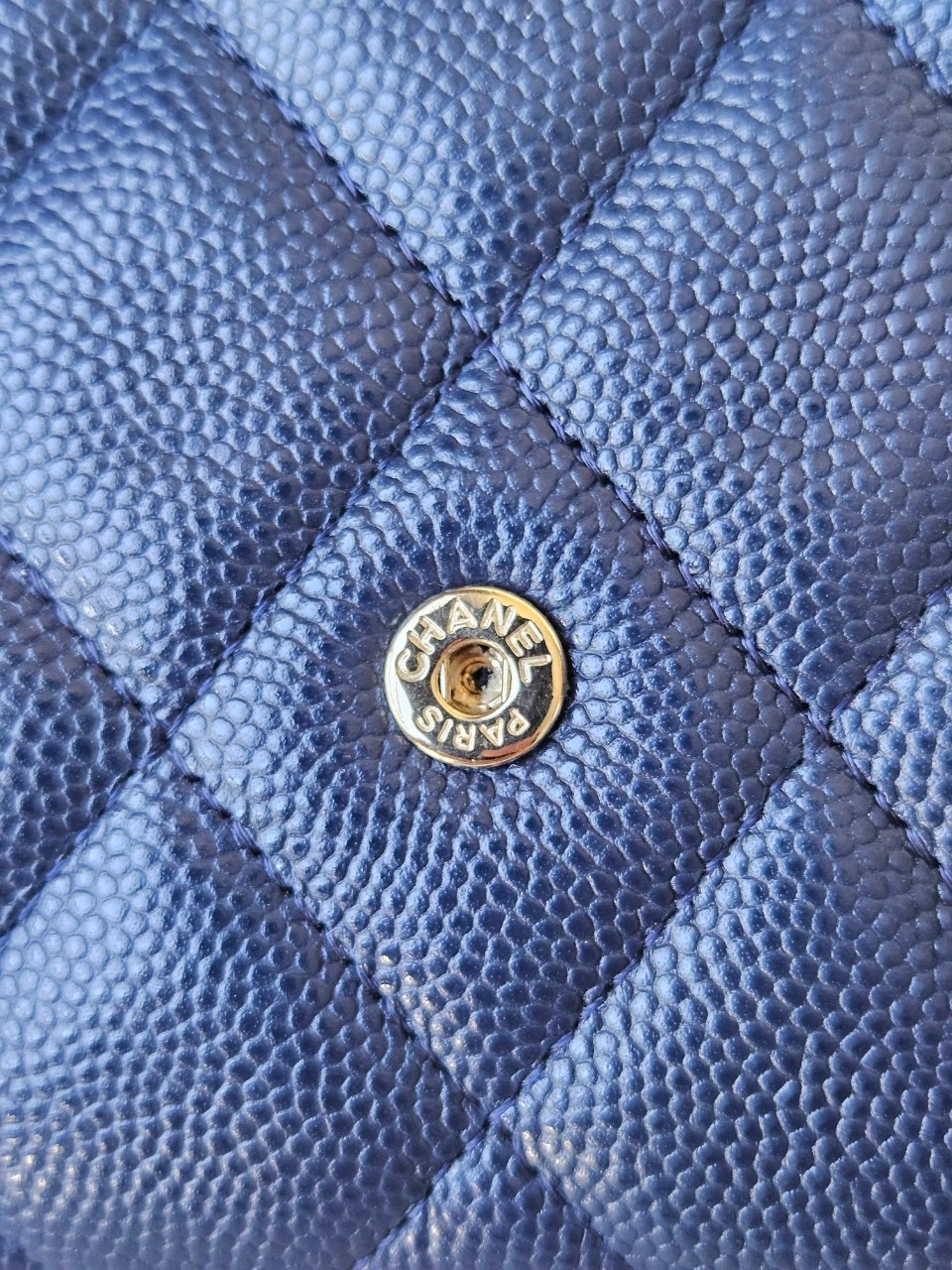 Chanel Sarah Navy wallet holo31