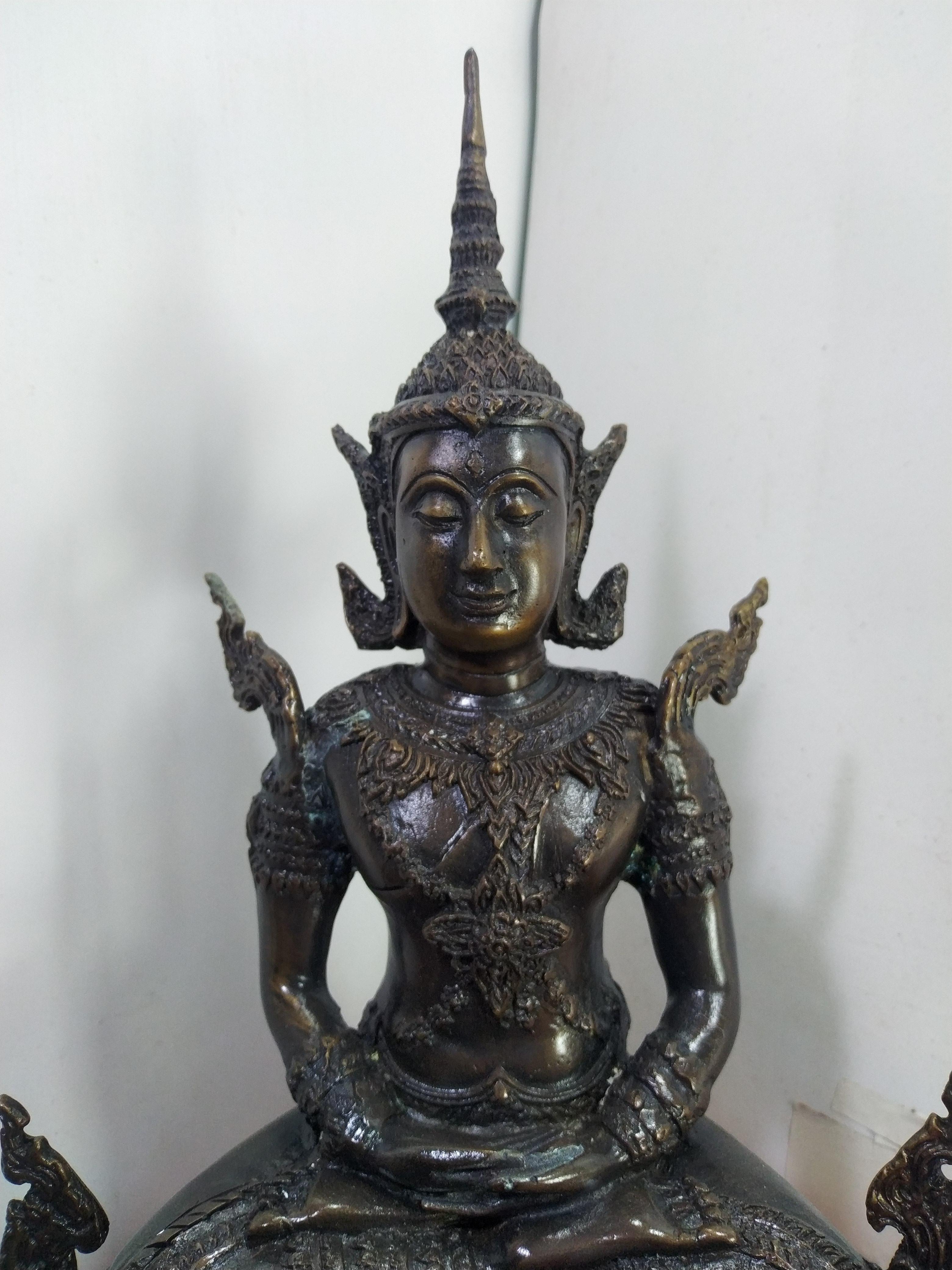 สมเด็จพระมหาจักรพรรดิ์ สมเด็จองค์ปฐม มหาจักรพรรดิทรงเครื่อง ประทับพระราหูนาคเกี้ยว เนื้อโลหะทองเหลือง ผิวมันปู