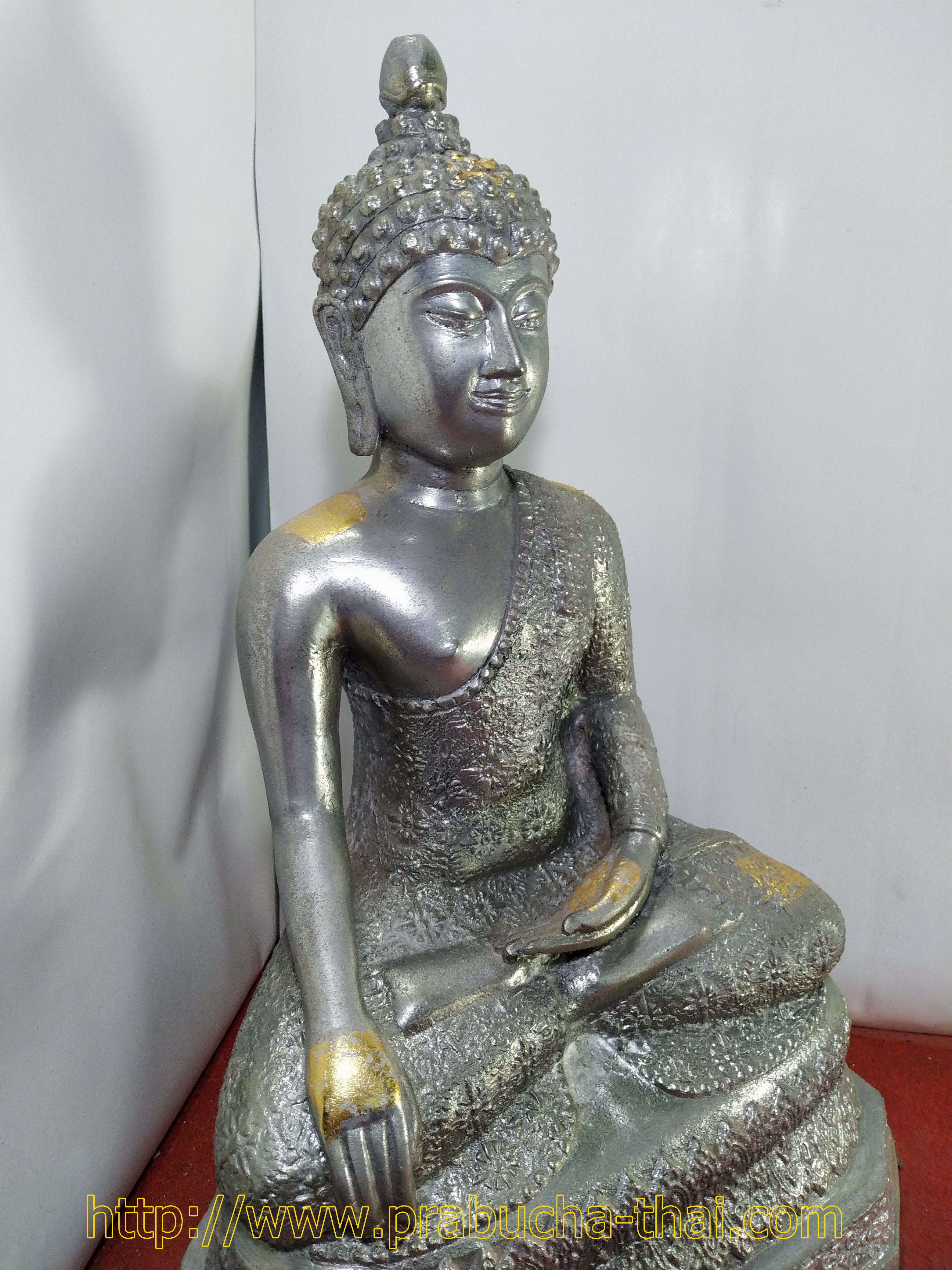 พระเชียงแสน ปางชนะมาร ห่มจีวรลายดอกพิกุล หน้าตัก 9 นิ้ว