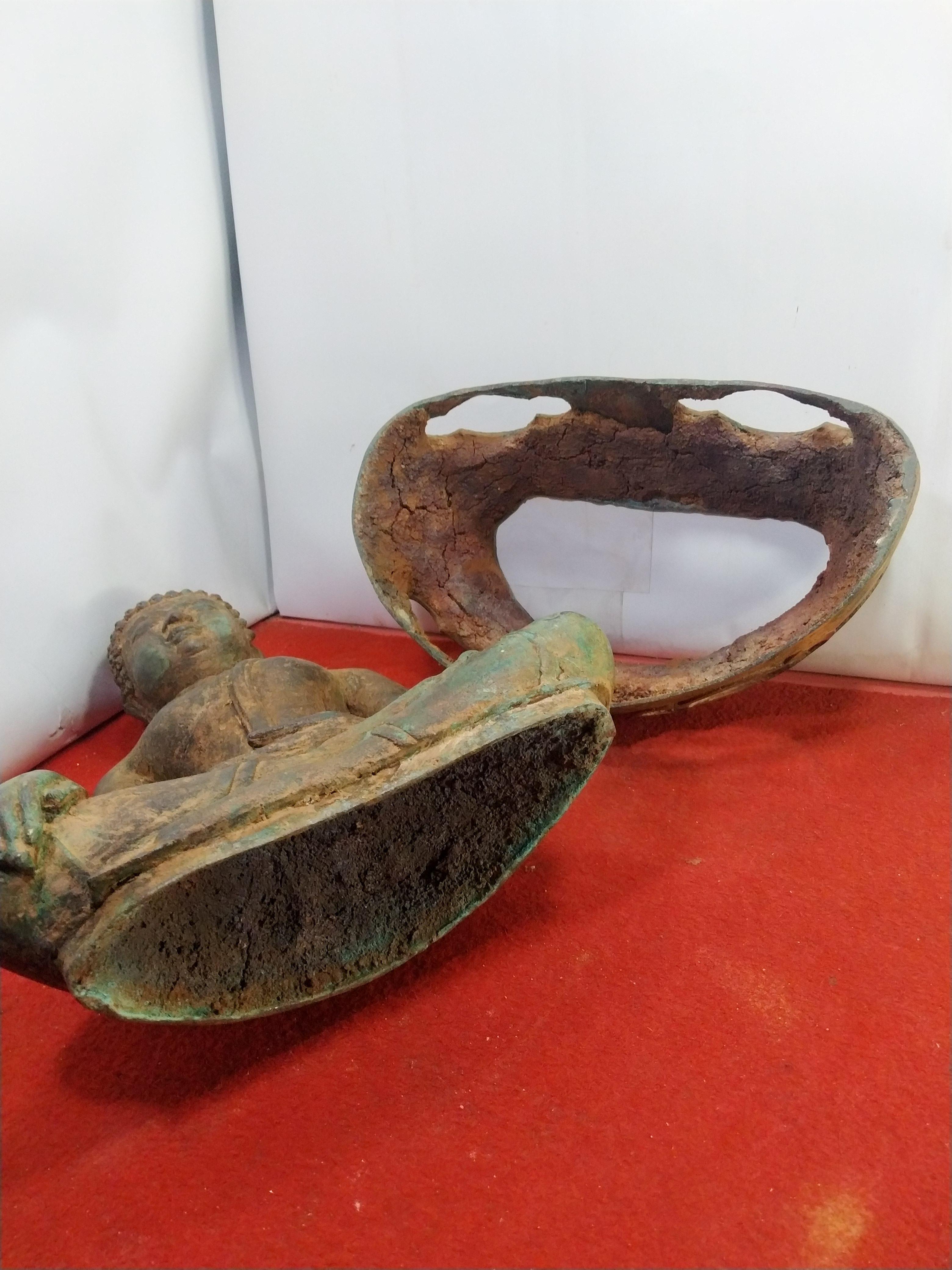 พระเชียงแสน สิงค์3 หน้าตัก 9 นิ้ว เนื้อโลหะสำริดสภ่าพเก่า