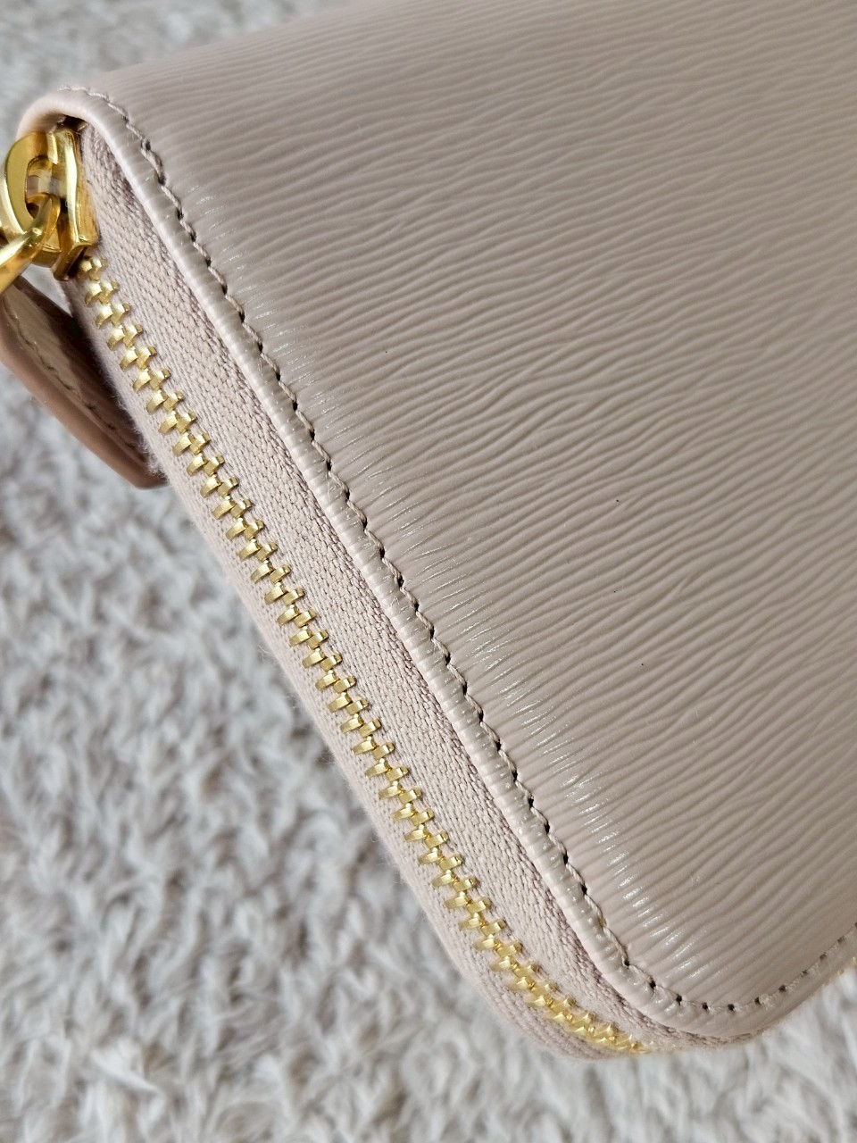 Prada 1ML506 Zippy สีนู๊ด