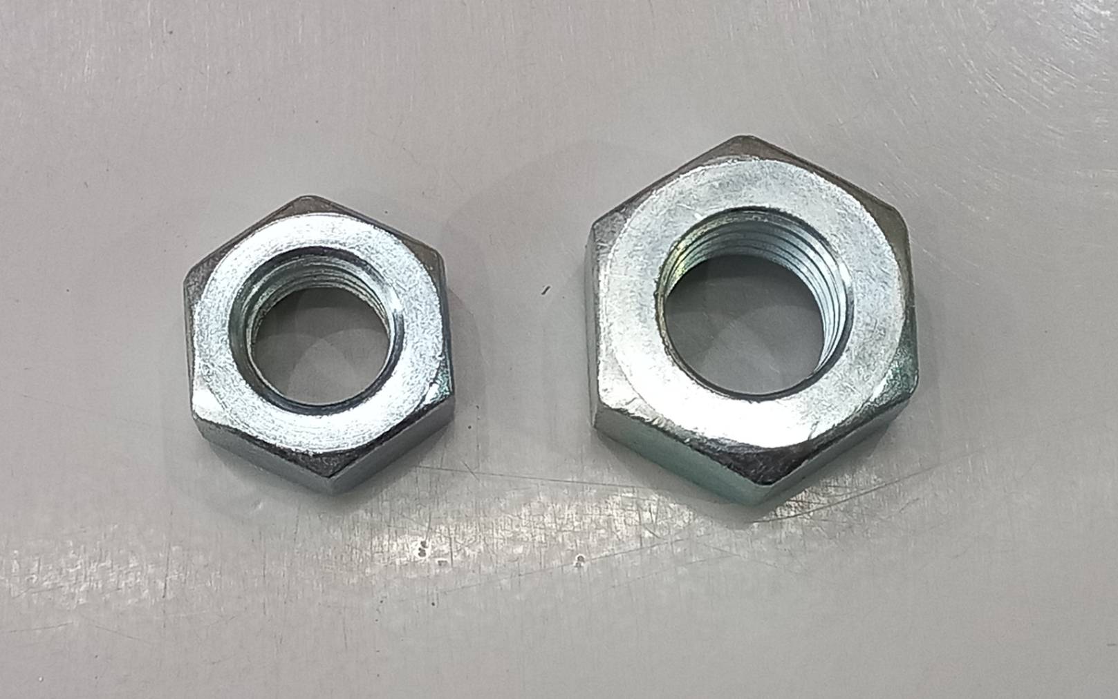 น็อตตัวเมียหกเหลี่ยมชุบ (ห่อเล็ก)