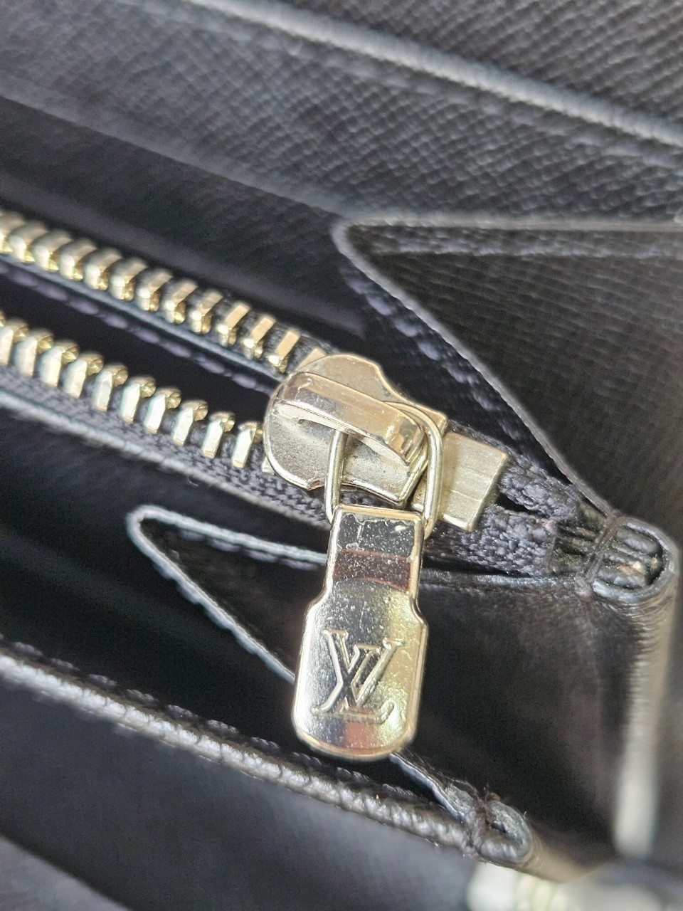 LV EPI Zippy Organizer Long Wallet