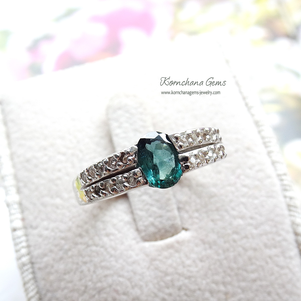 แหวนพลอยกรีนทัวร์มาลีน พลอยสีเขียวเฉดน้ำเงิน royal indigo indicolite Tourmaline ให้สีเขียวอมน้ำเงินเข้ม สีสวยมากค่ะ ตัวเรือนเงินแท้ silver925
