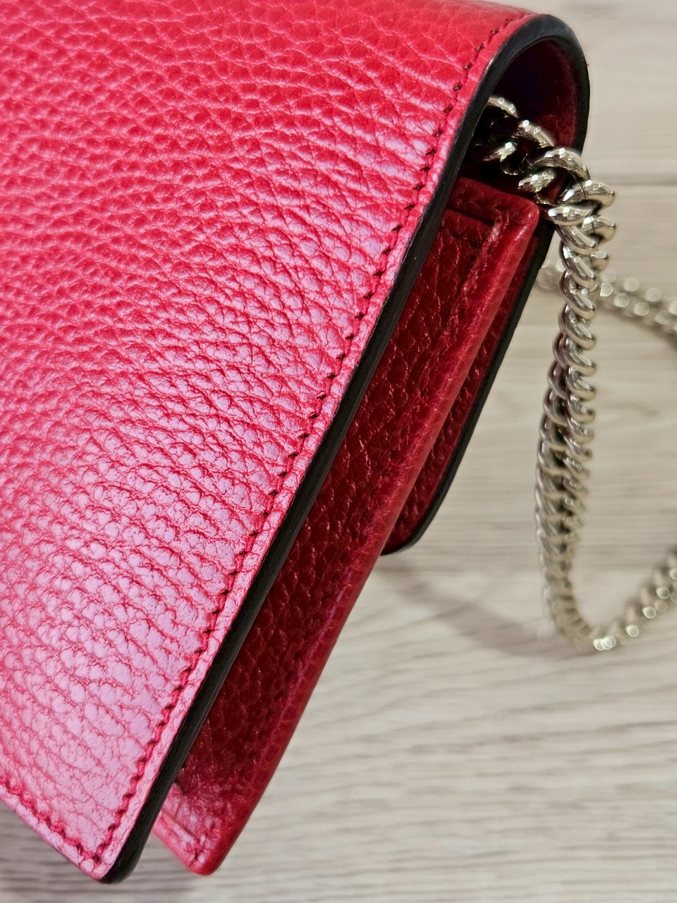 Gucci Interlock WOC สีแดง