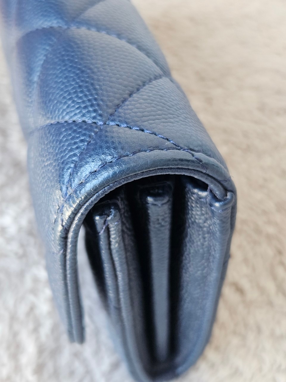 Chanel Sarah Navy wallet holo31