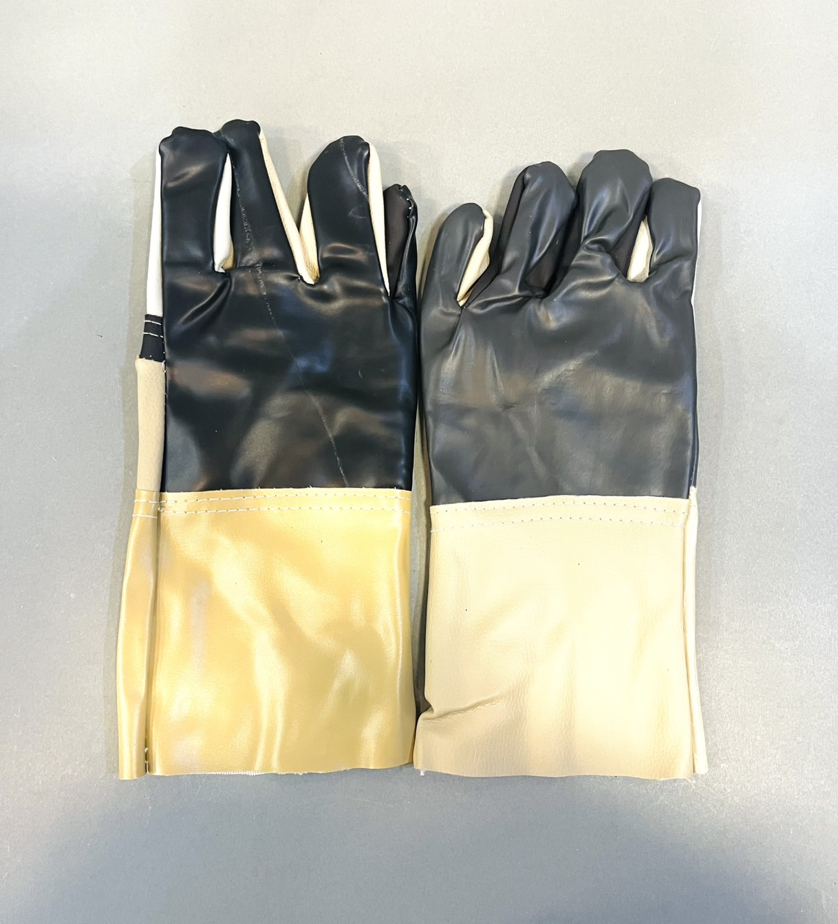 ถุงมือหนังแฟนซี