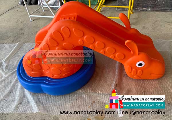 สไลเดอร์ยีราฟตัวใหญ่ กระดานลื่นเด็กรูปยีราฟ สีสันสดใส เคลื่อนย้ายสะดวก ช่วยเสริมสร้างพัฒนาทางด้านการเคลื่อนไหว และได้ออกกำลังไปในตัว กระดานลื่นยีราฟ สไลเดอร์ยีราฟ ของเล่นกลางแจ้ง