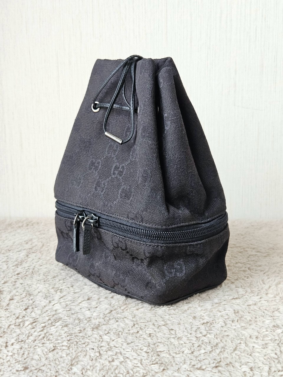 Gucci GG Canvas Pouch Black 6x8นิ้ว