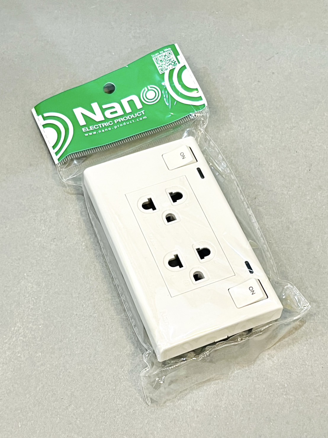 ปลั๊กกราวน์คู่สำเร็จรูป มีสวิทซ์ SC-SW2P6 Nano