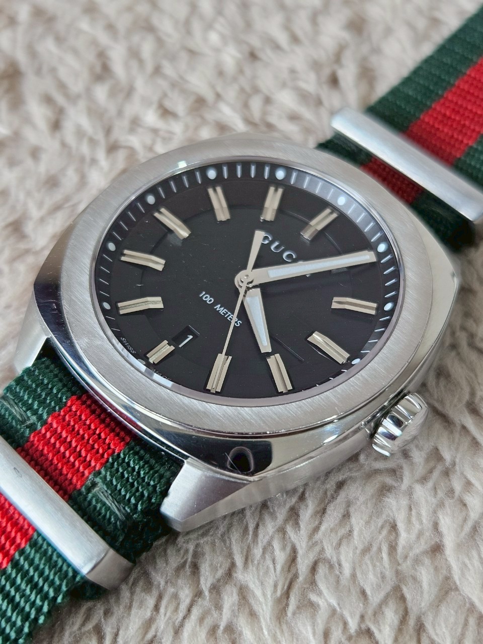 Gucci watch ya142305