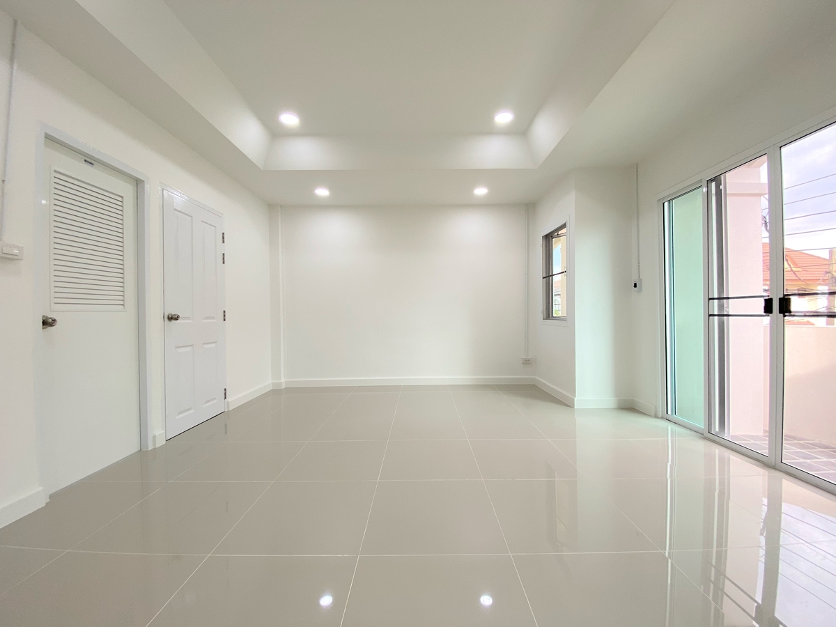 ขาย ทาวน์เฮ้าส์ 2 ชั้น หมู่บ้านร่มโพธิ์ เนื้อที่ 20 ตร.ว. อ.บางบัวทอง จ.นนทบุรี