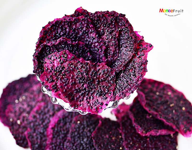 แก้วมังกรอบแห้ง(สูตรไม่มีน้ำตาล) เคี้ยวมัน หอม หวานจากธรรมชาติ น้ำหนัก 100 กรัม (แพ็ค 5 ถุง)