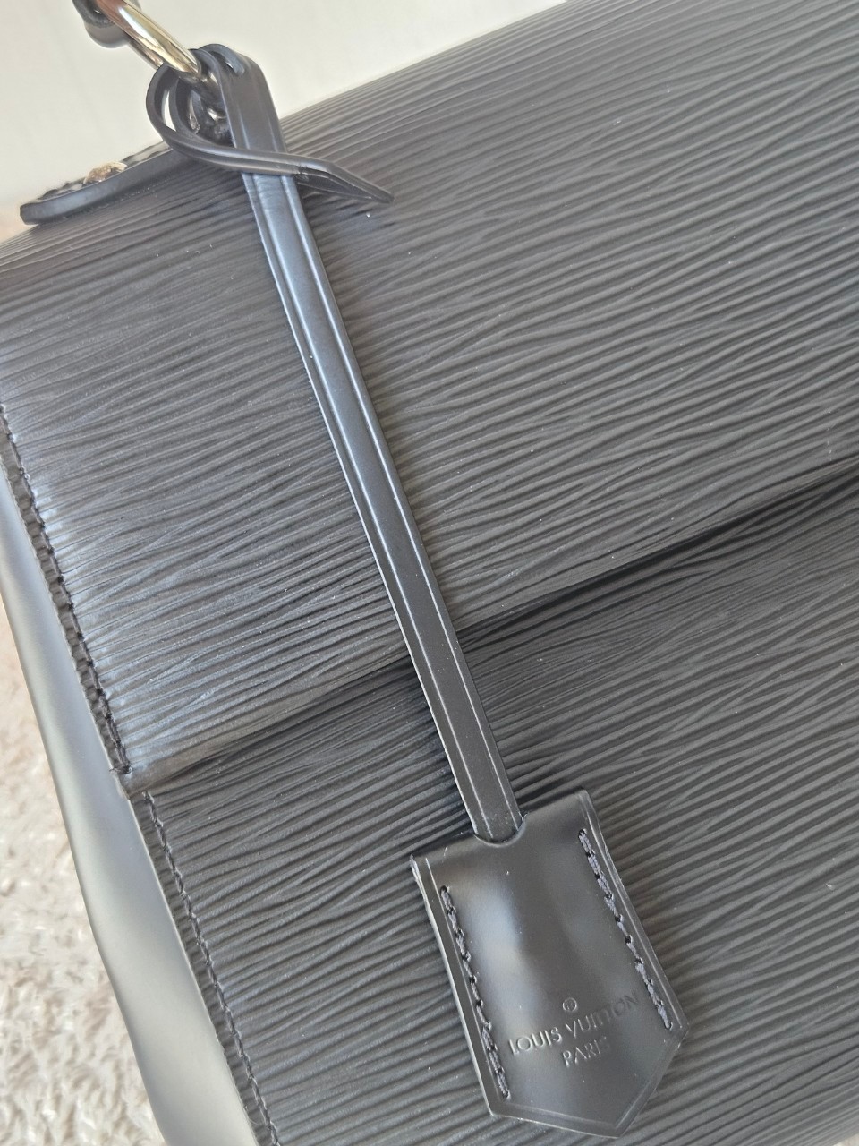 LV M41312 Cluny BB EPI microchip