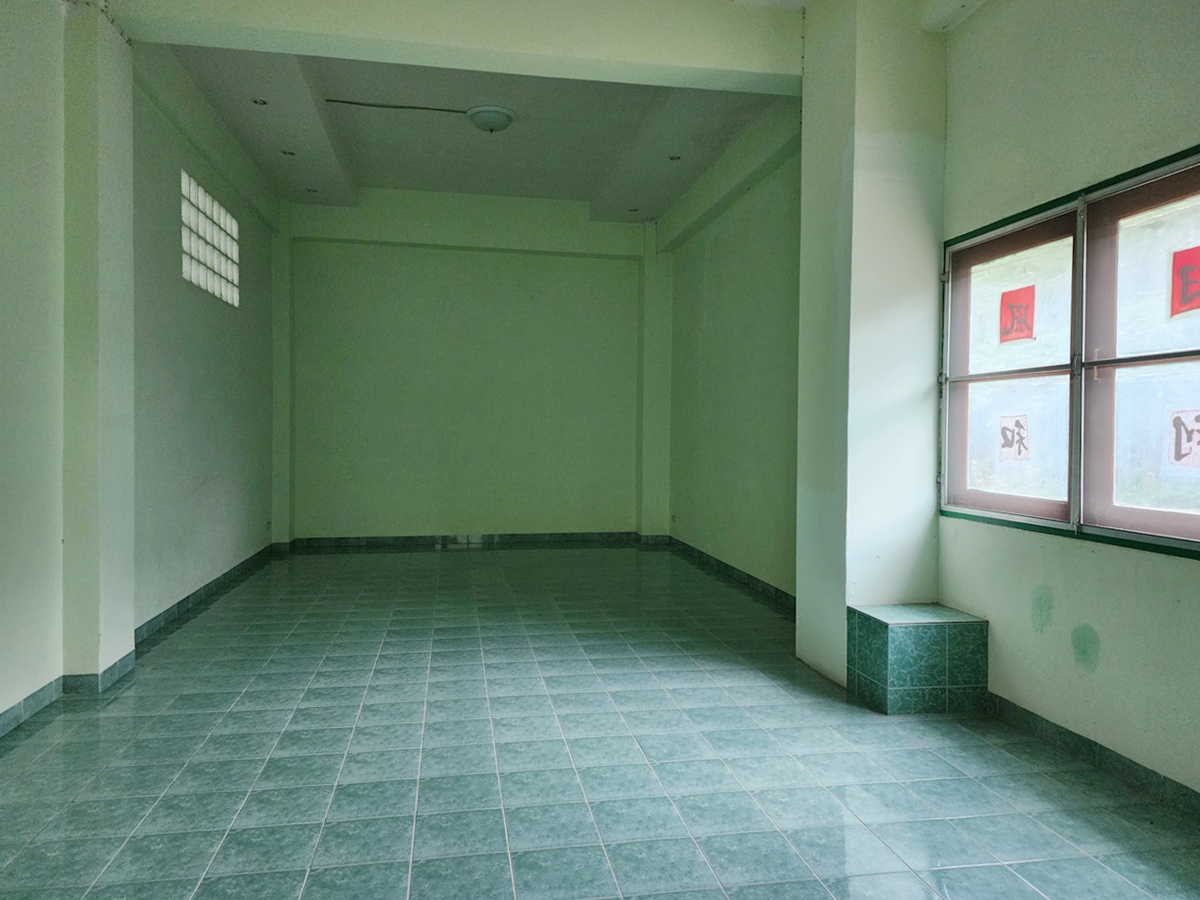 ขาย ที่ดิน พร้อมสิ่งปลูกสร้าง 2-2-92 ไร่ อ.ปากช่อง จ.นครราชสีมา