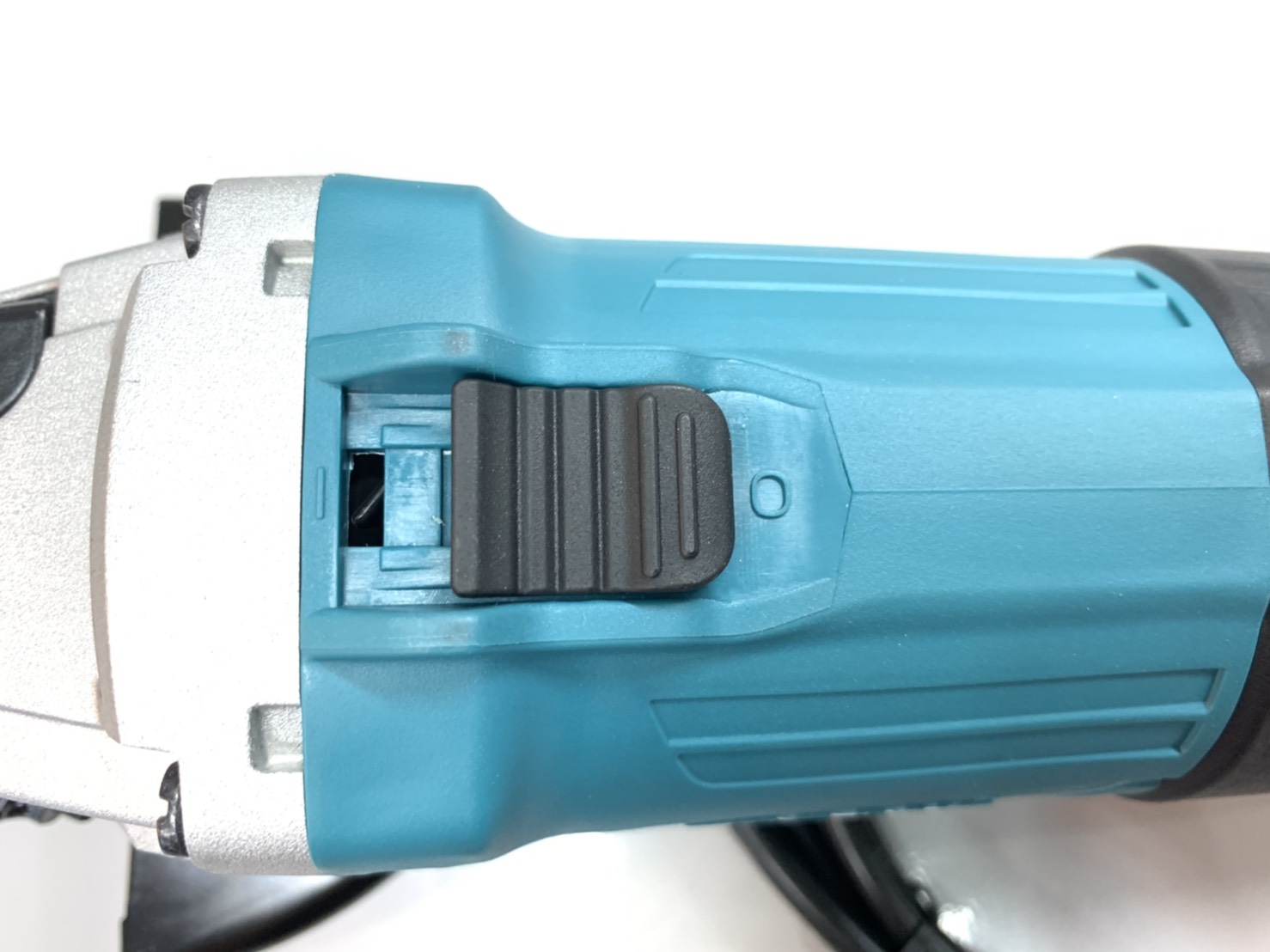 เครื่องเจียร 4" MAKITA M0900B