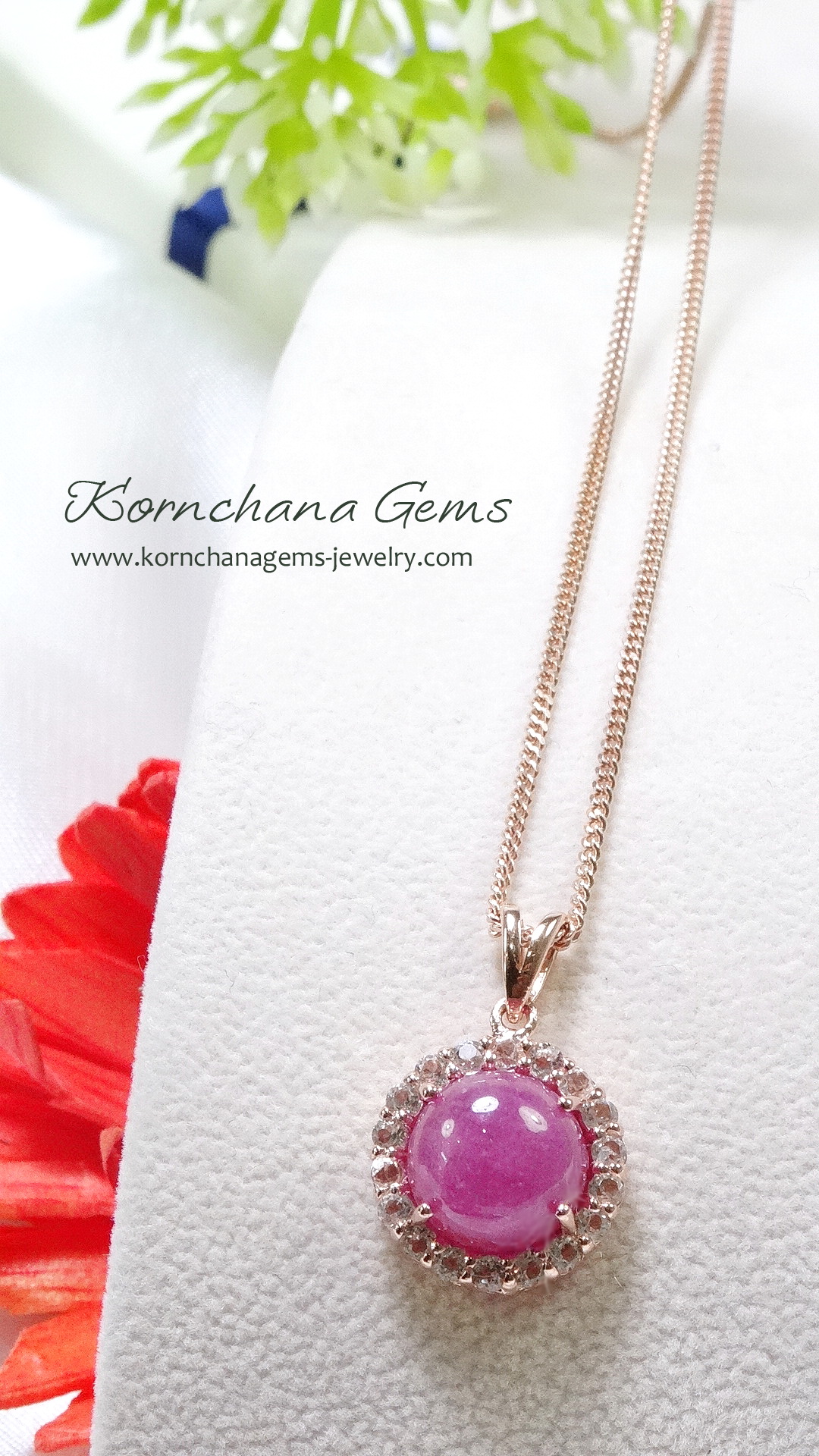 จี้พลอยแท้ พลอยทับทิมสีชมพูอมแดงล้อมพลอยขาว พลอยสีแดงสำหรับคนเกิดวันอาทิตย์ อัญมณี/จี้ประจำวันวันอาทิตย์ พร้อมสร้อยเงินแท้