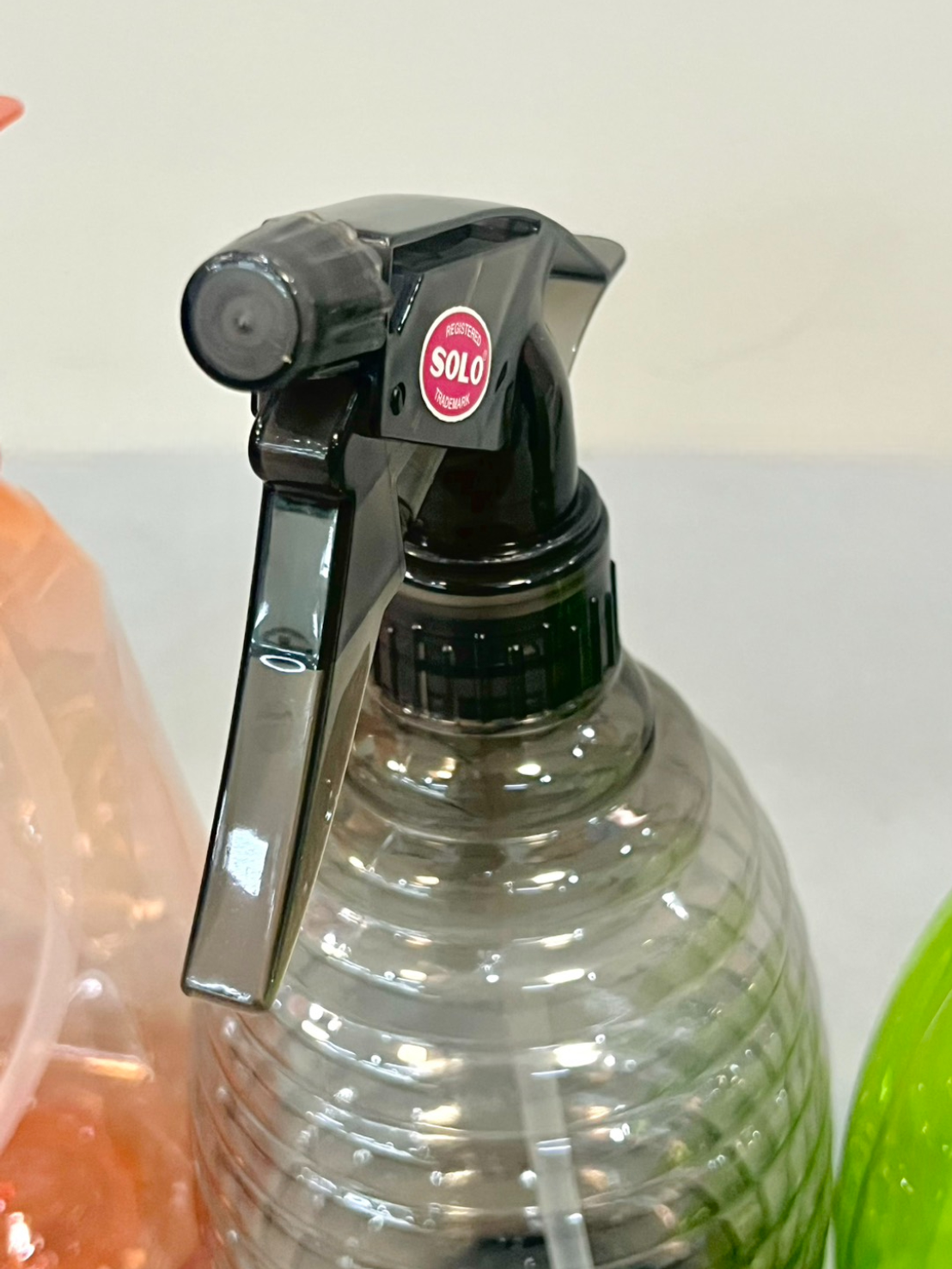 กระบอกฉีดน้ำ 500cc สีใส คละสี คละแบบ Solo