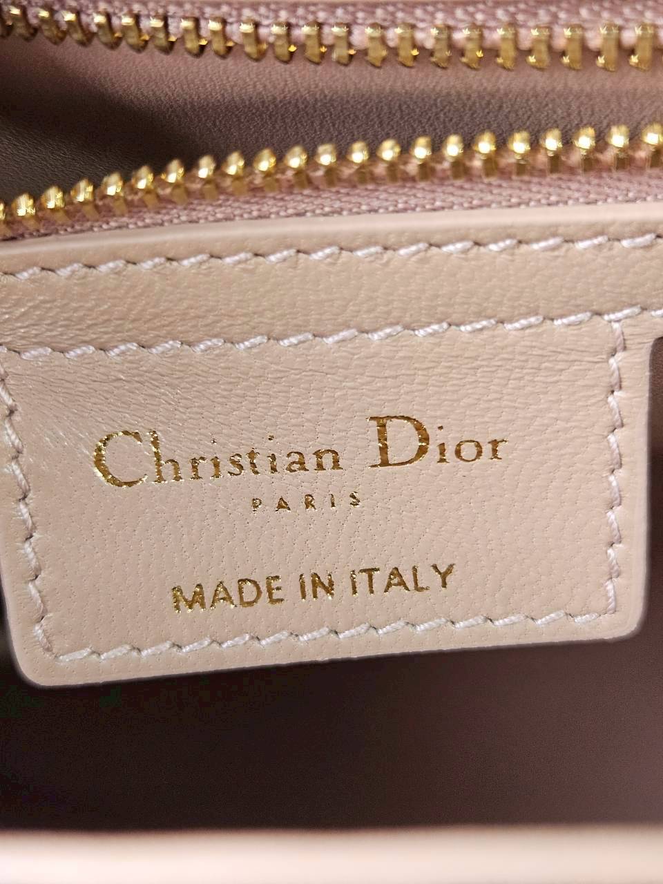 Dior caro medium