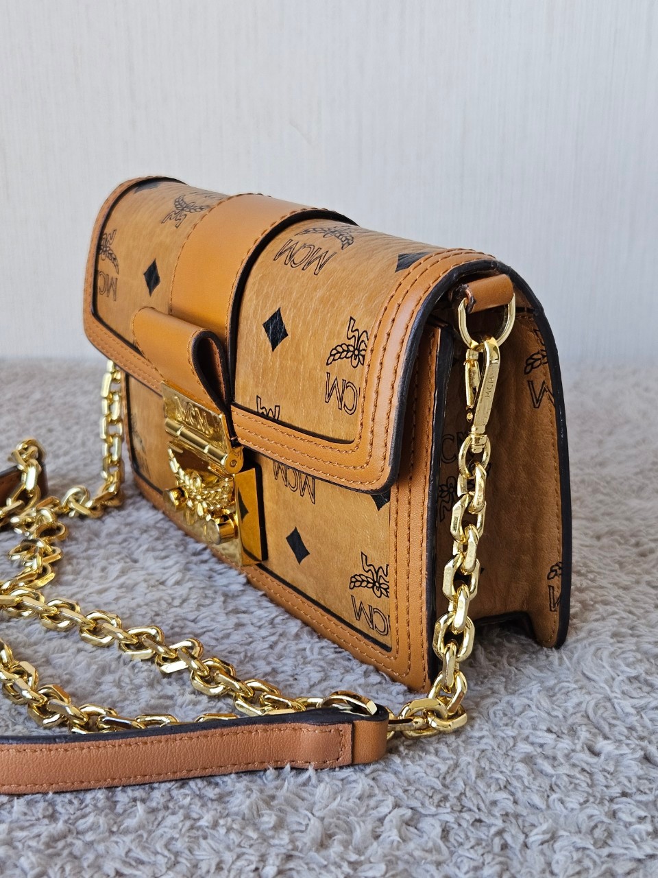 MCM Tracy Crossbody in Visetos