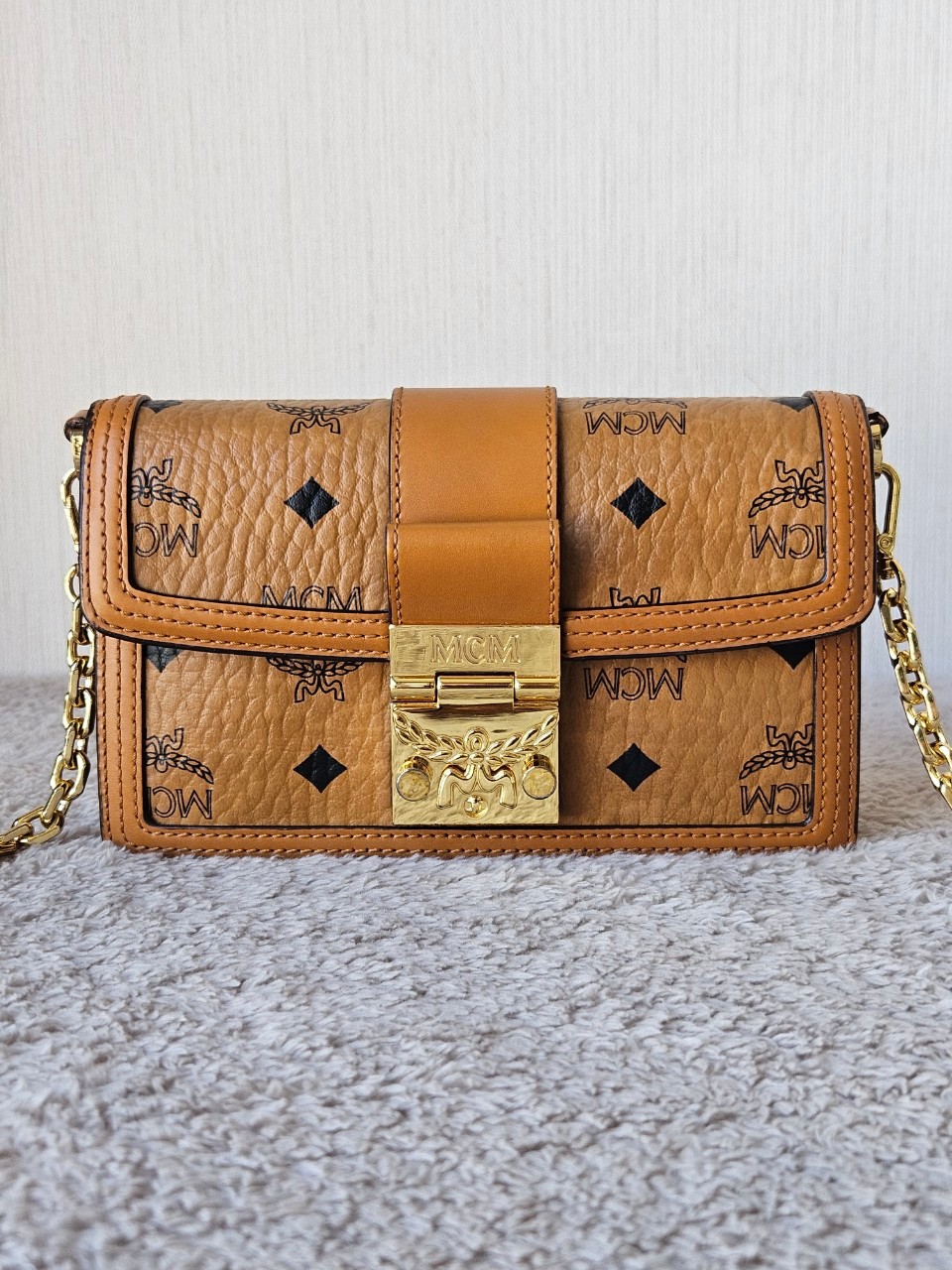 MCM Tracy Crossbody in Visetos