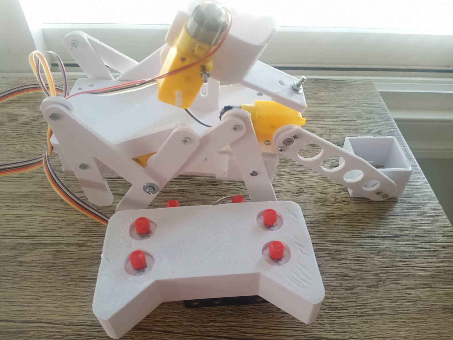 หุ่นยนต์นักบาสเกตบอล บังคับสาย (ประกอบเรียบร้อย) Ex