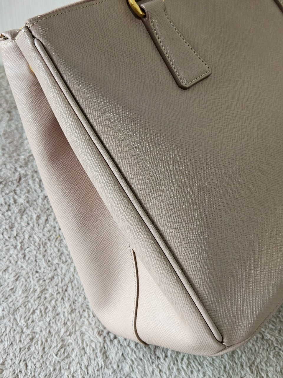 Prada Saffiano 35 Cameo