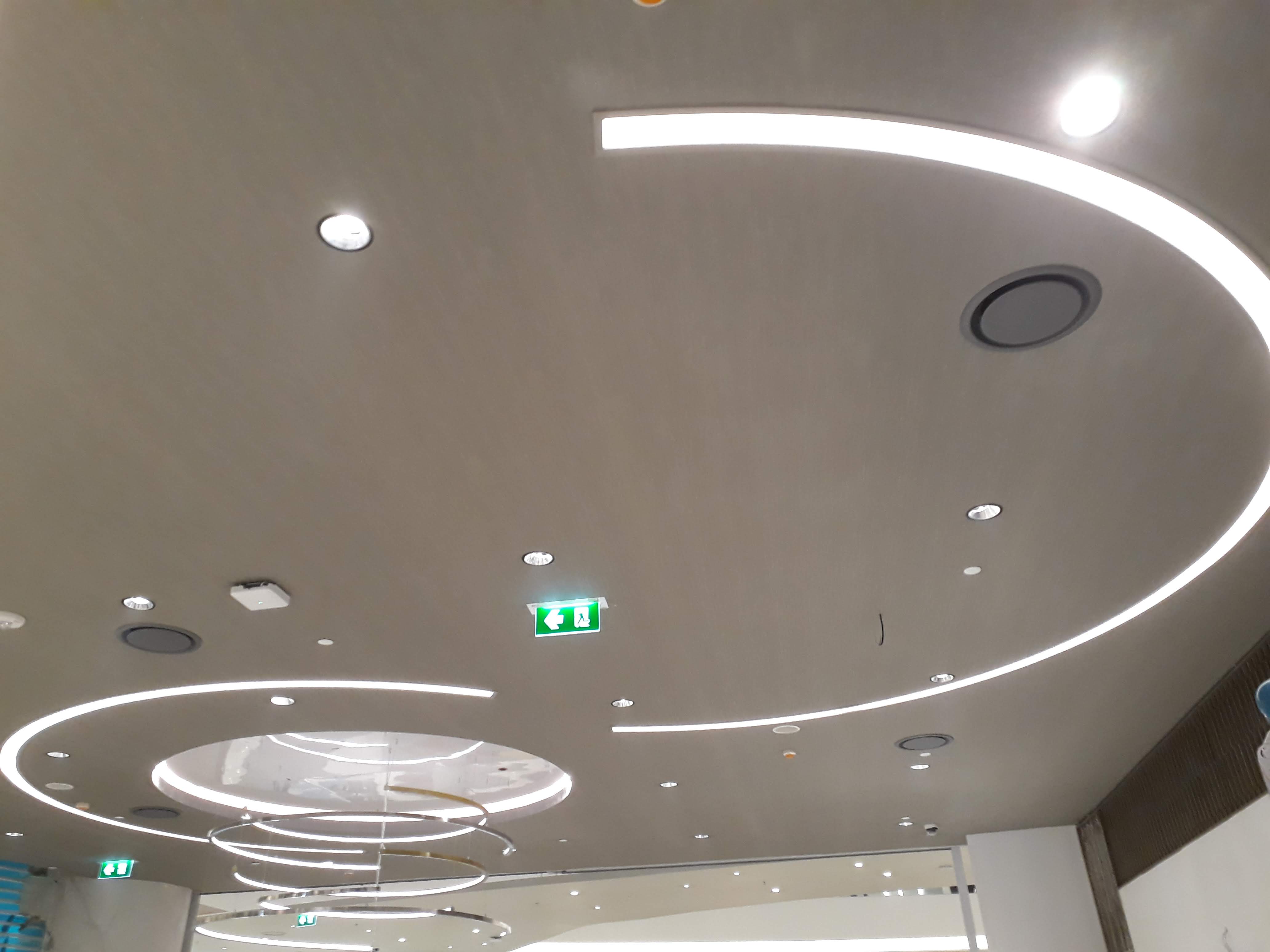 งานติดตั้งอะคริลิคฝ้า ออกแบบ ผลิต ติดตั้ง ตกแต่งบริษัทห้างร้านโรงงาน ราคาโรงงาน