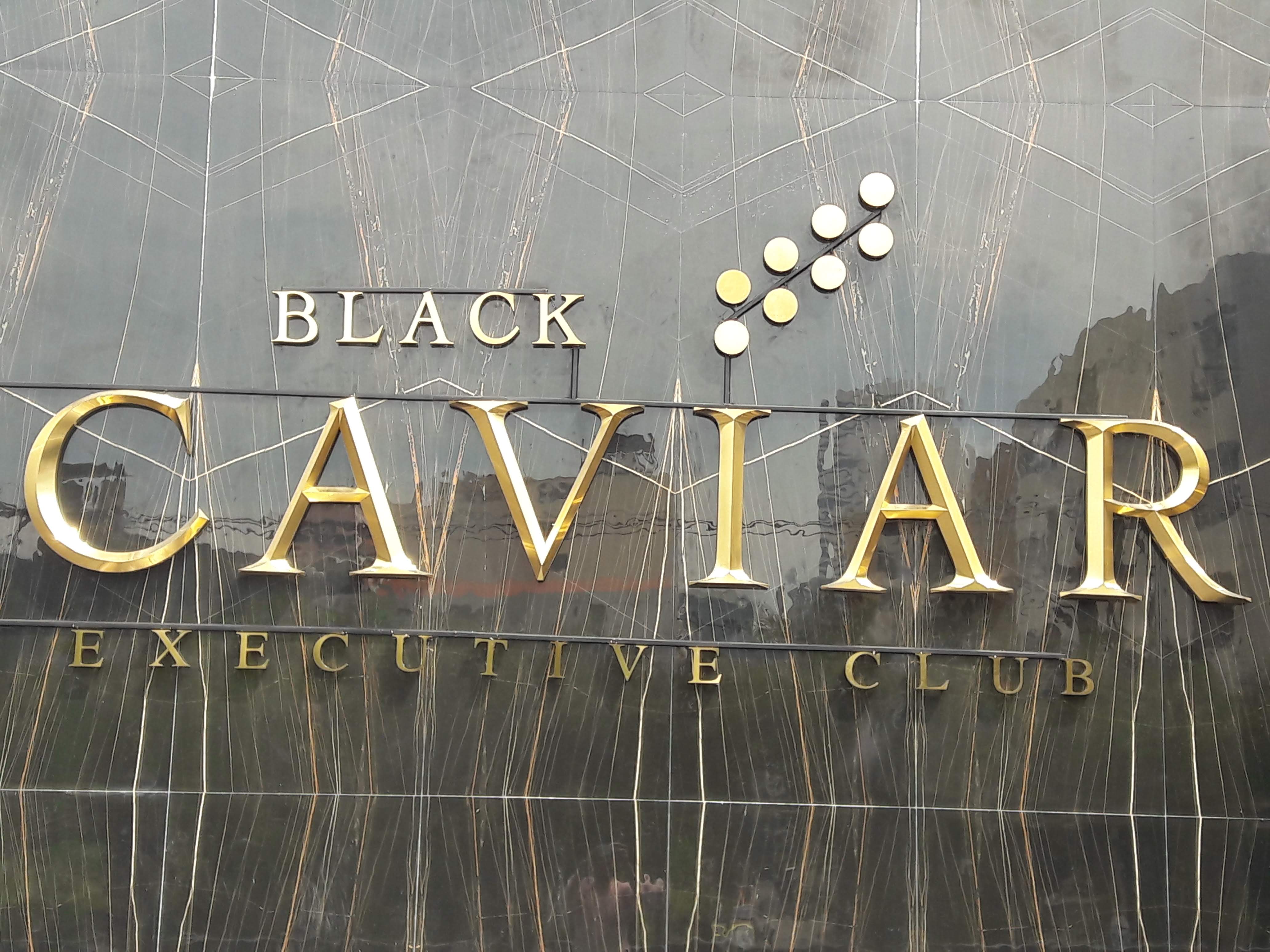 งานผลิตติดตั้ง ตัวอักษรไทเทเนี่ยมทองแฮร์ลาย 3มิติ.วางไฟ พร้อมติดตั้งราคาโรงงาน