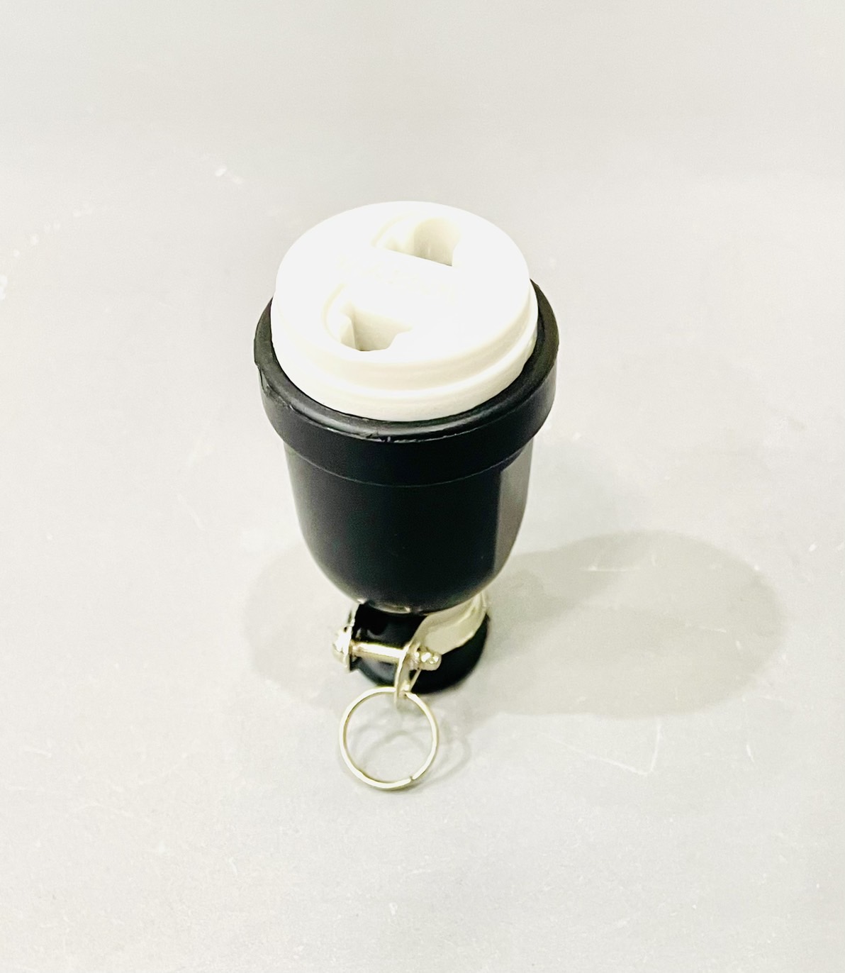 ปลั๊กยางกลม ตัวเมีย มีห่วง ขากลมแบน