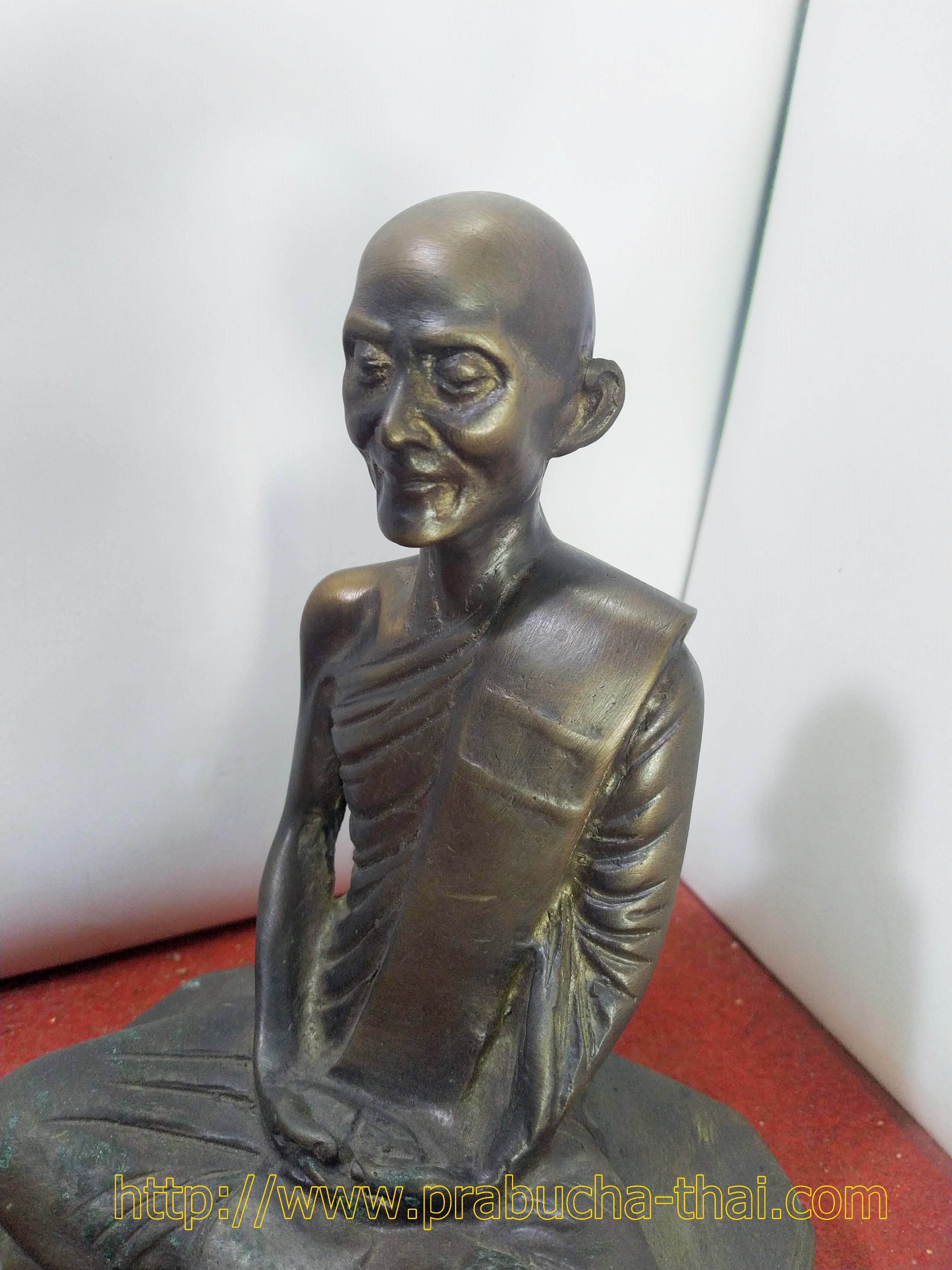 ท่าน เจ้าคุณนรฯ ธมฺมวิตกฺโก ภิกขุ ณ วัดเทพศิรินทราวาส หน้าตัก 5 นิ้ว