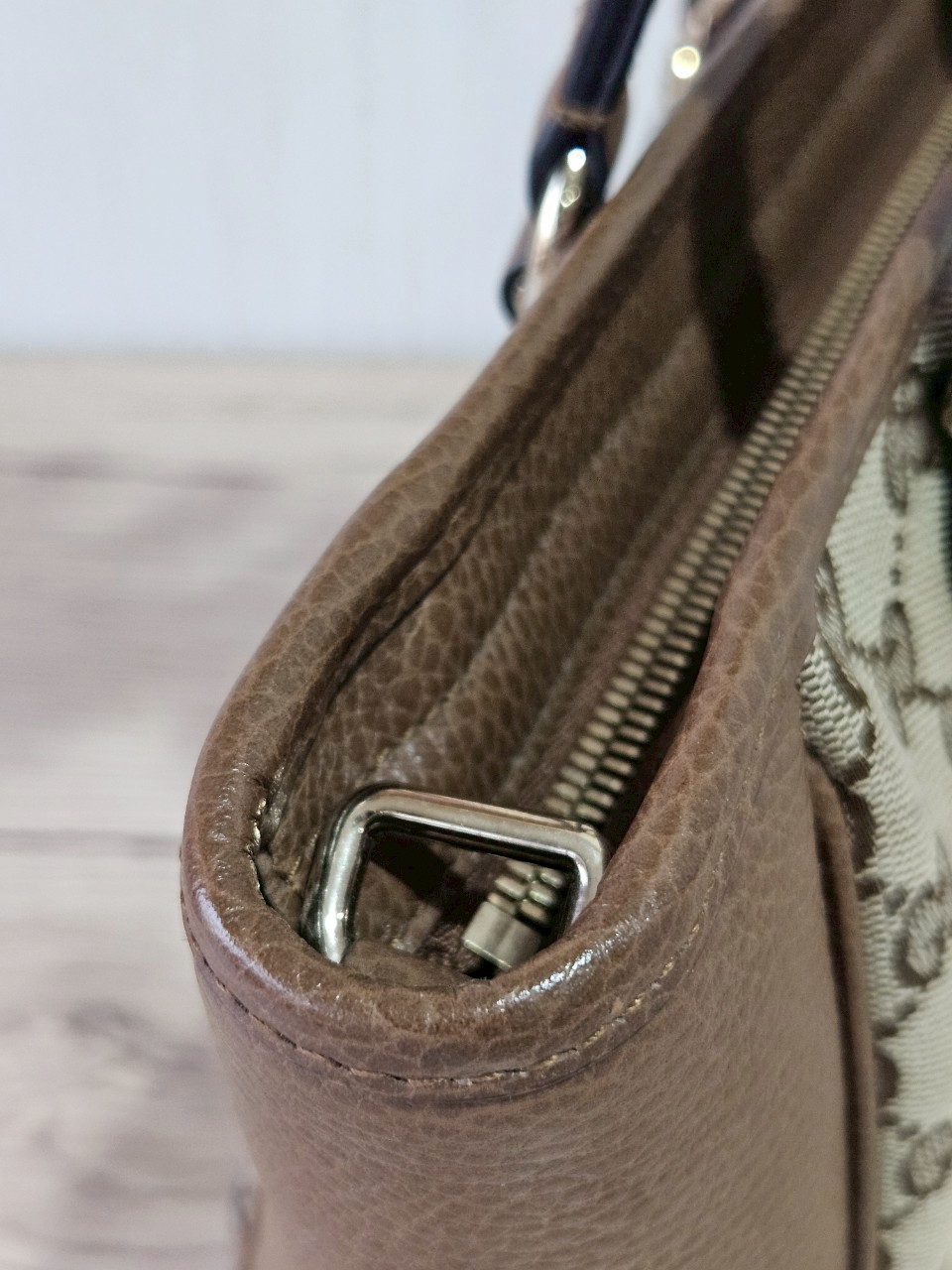 Gucci Bree Tote สีน้ำตาล