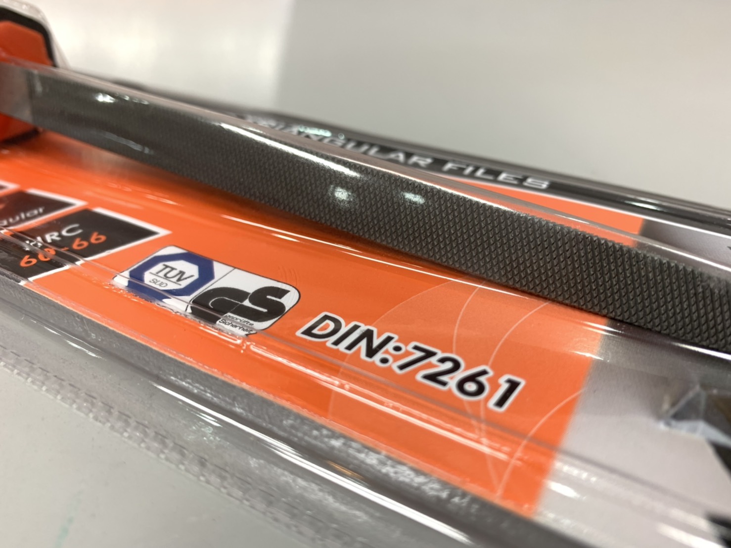 ตะไบสามเหลี่ยม หยาบ 6" พร้อมด้าม พัมคิน