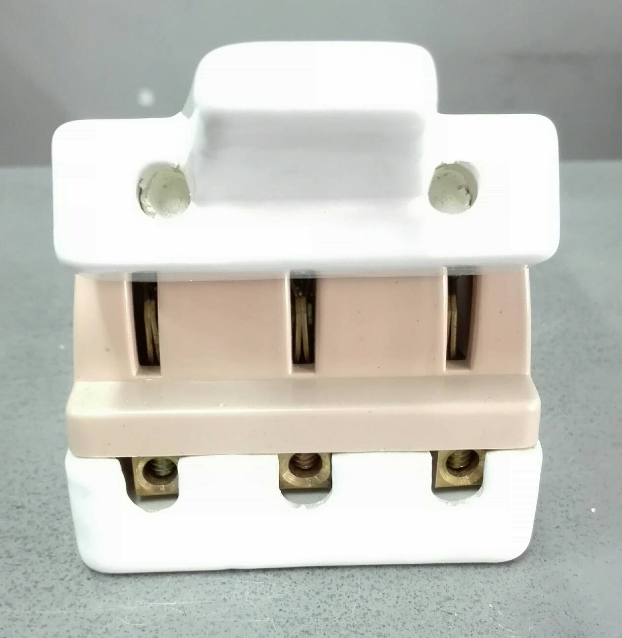 คัตเอาท์ ข้าง 3P